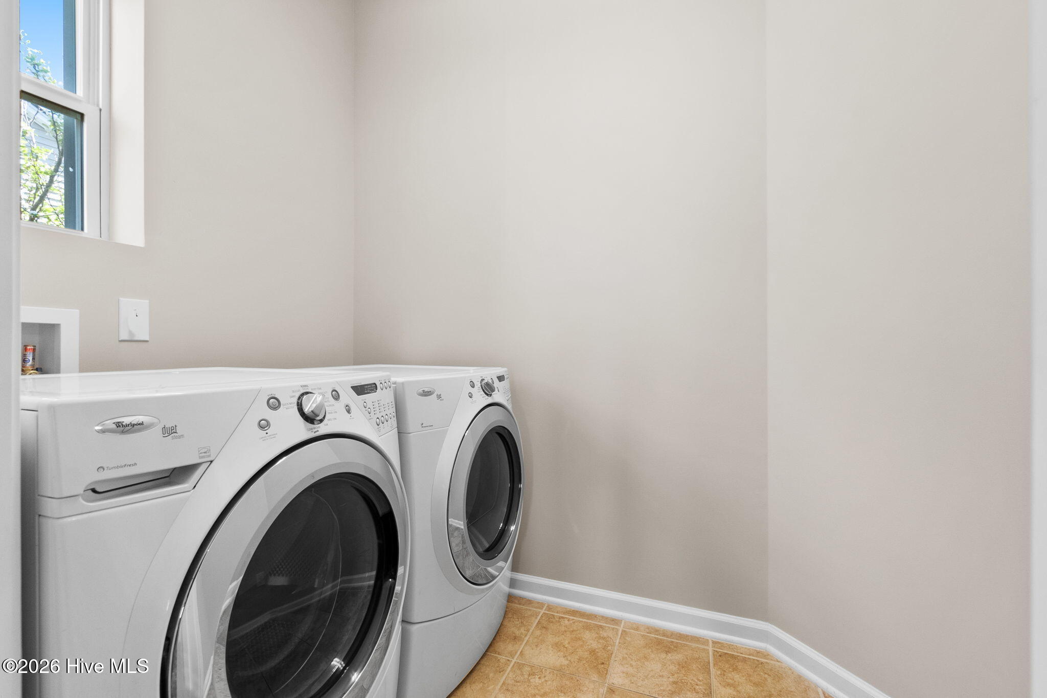 100561861 | Photo 39