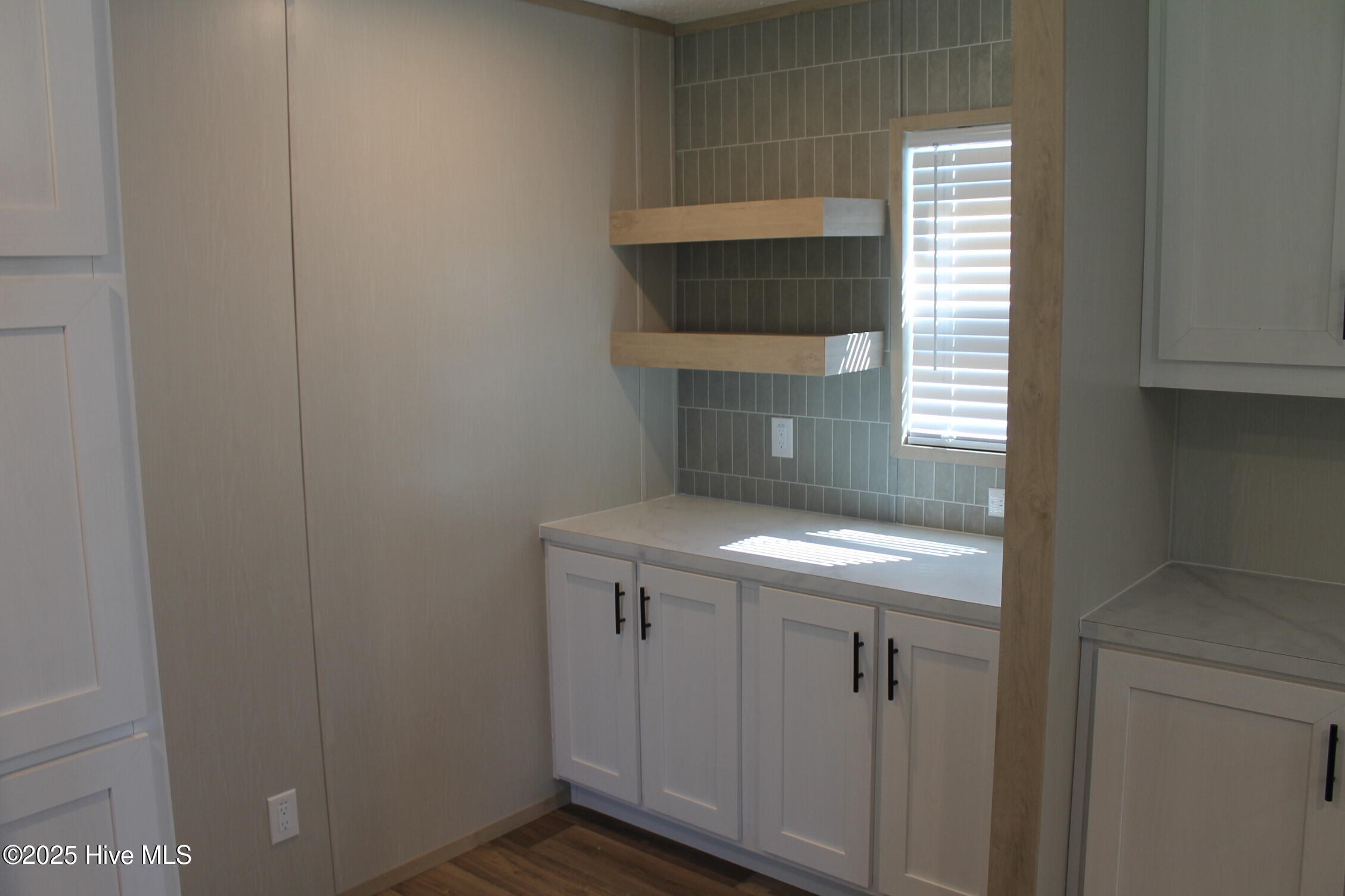 100528403 | Photo 22