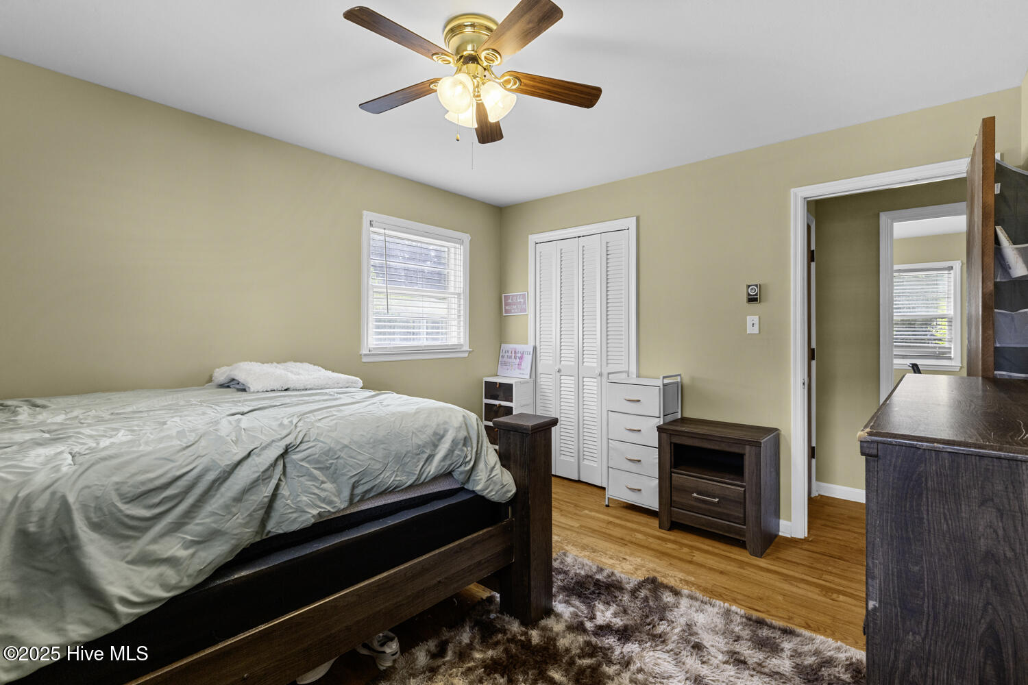 100523825 | Photo 15