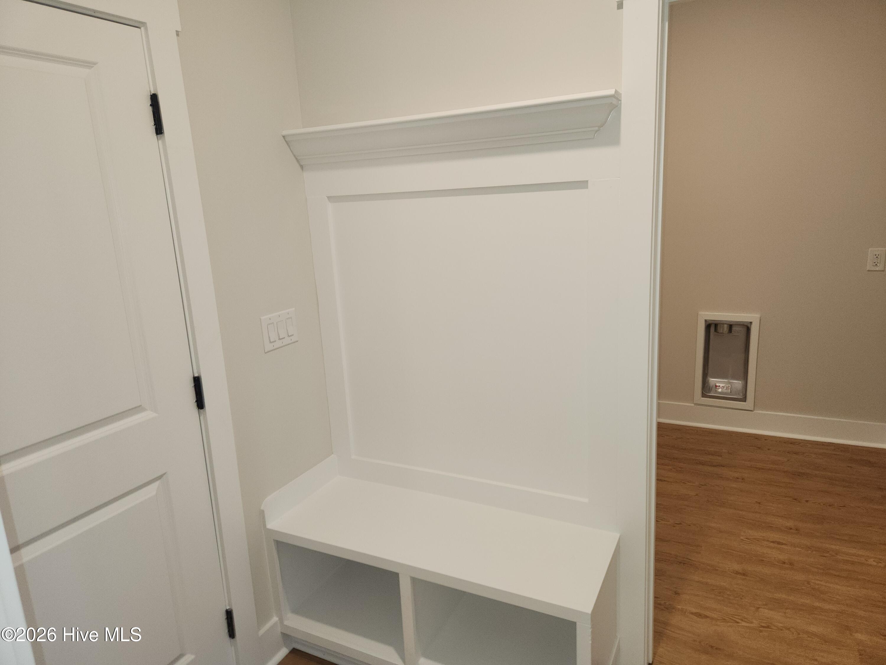 100547826 | Photo 30