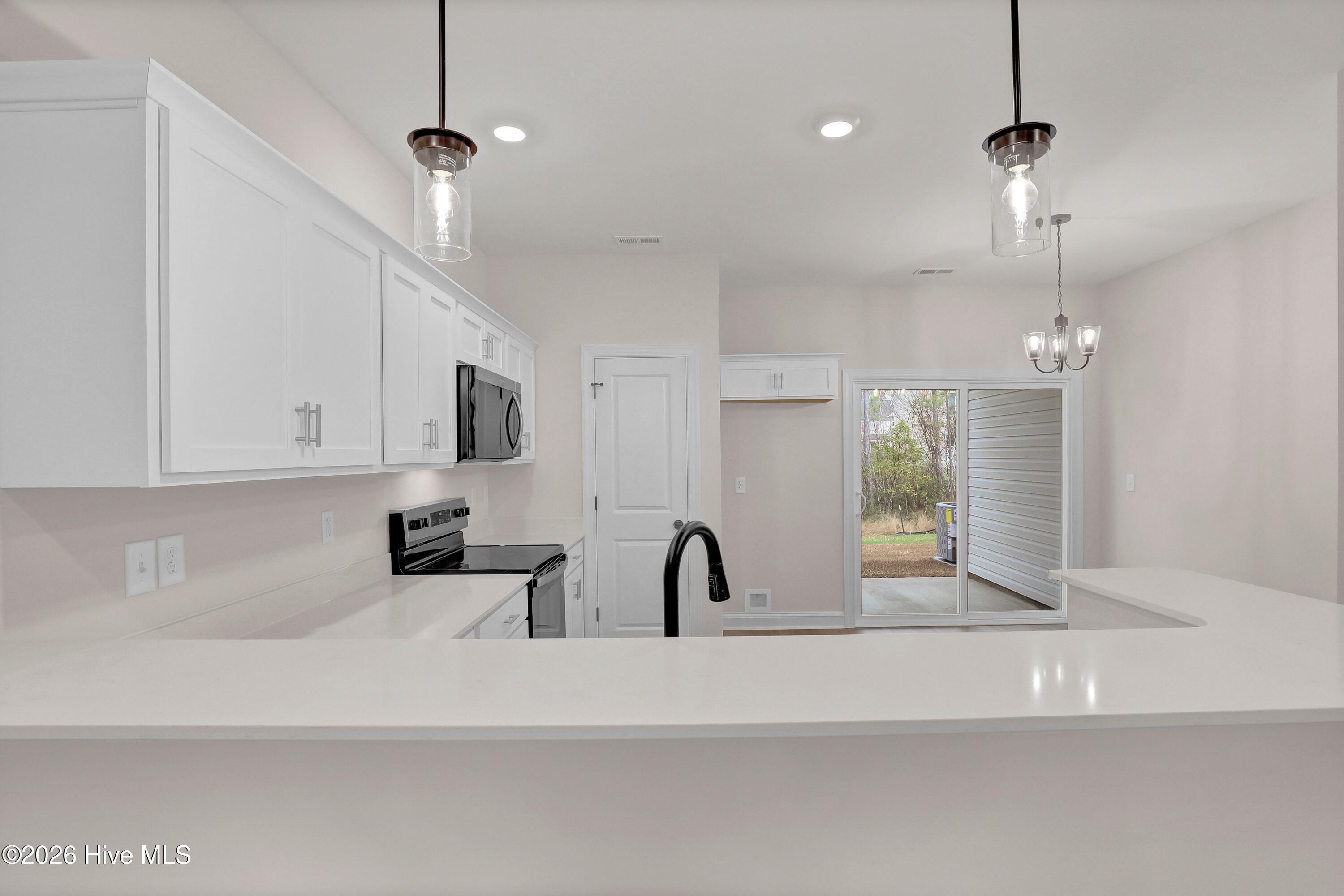 100559482 | Photo 10