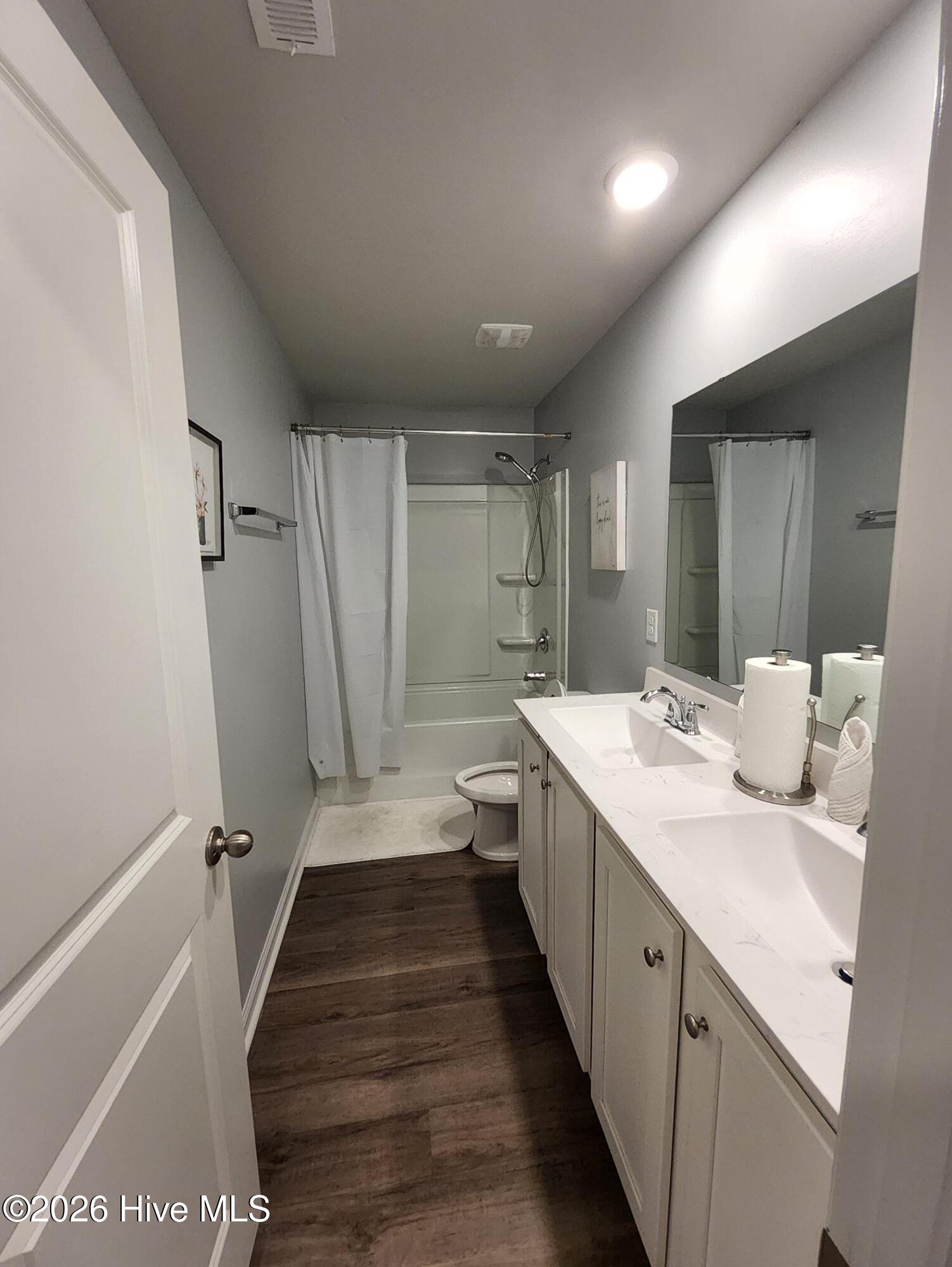 100556739 | Photo 10