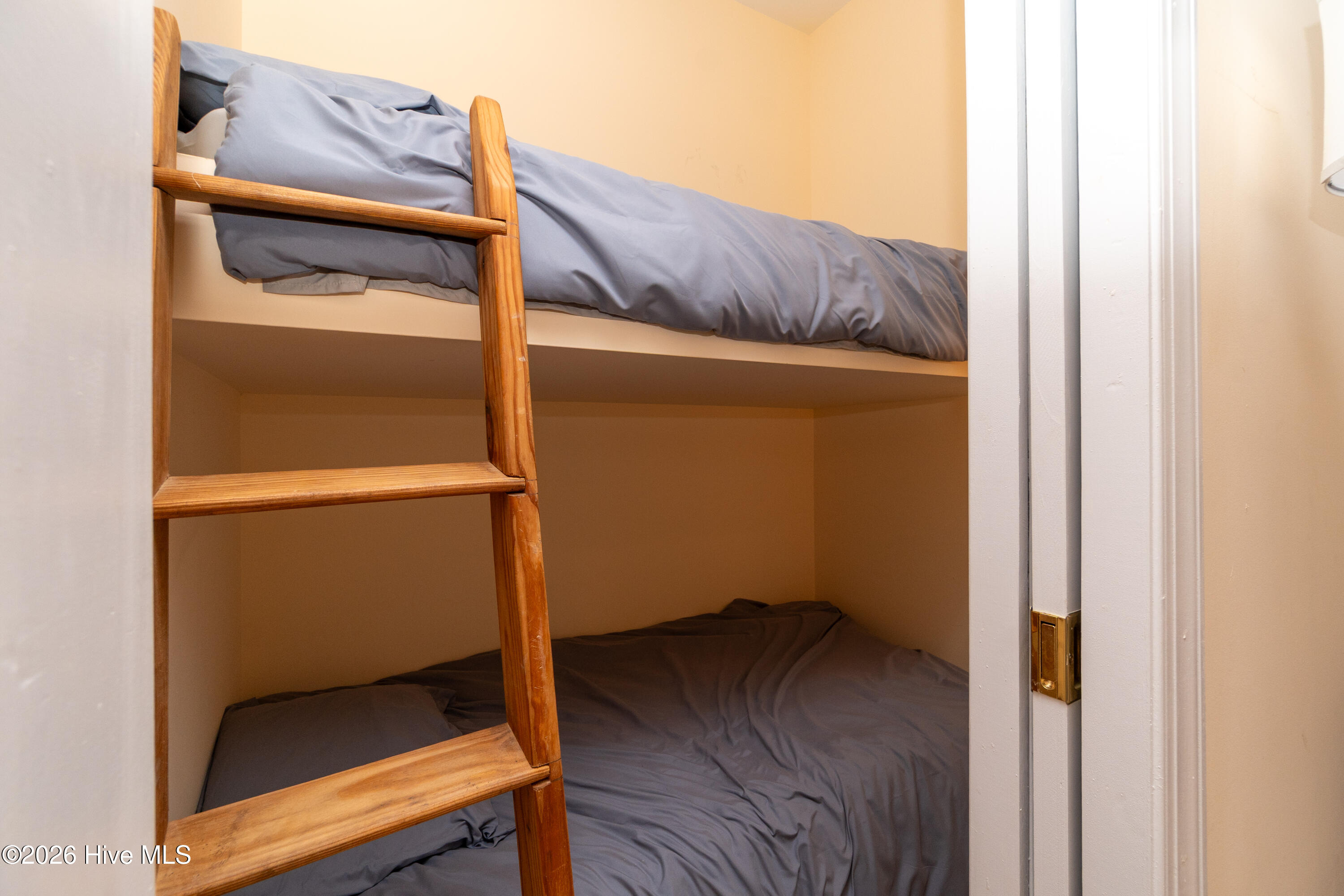 3 bedrooms upstairs also have bunks