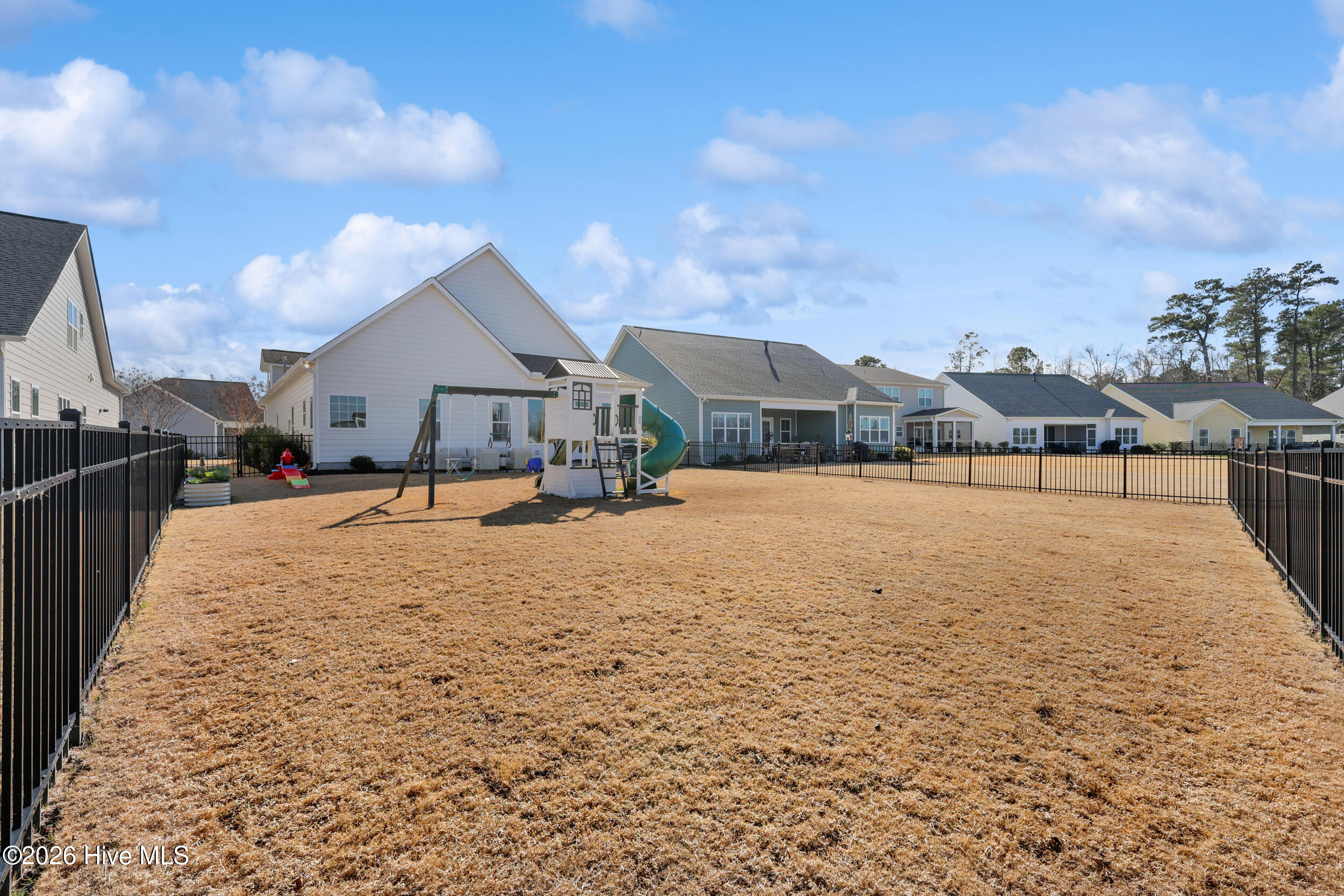 100545228 | Photo 46