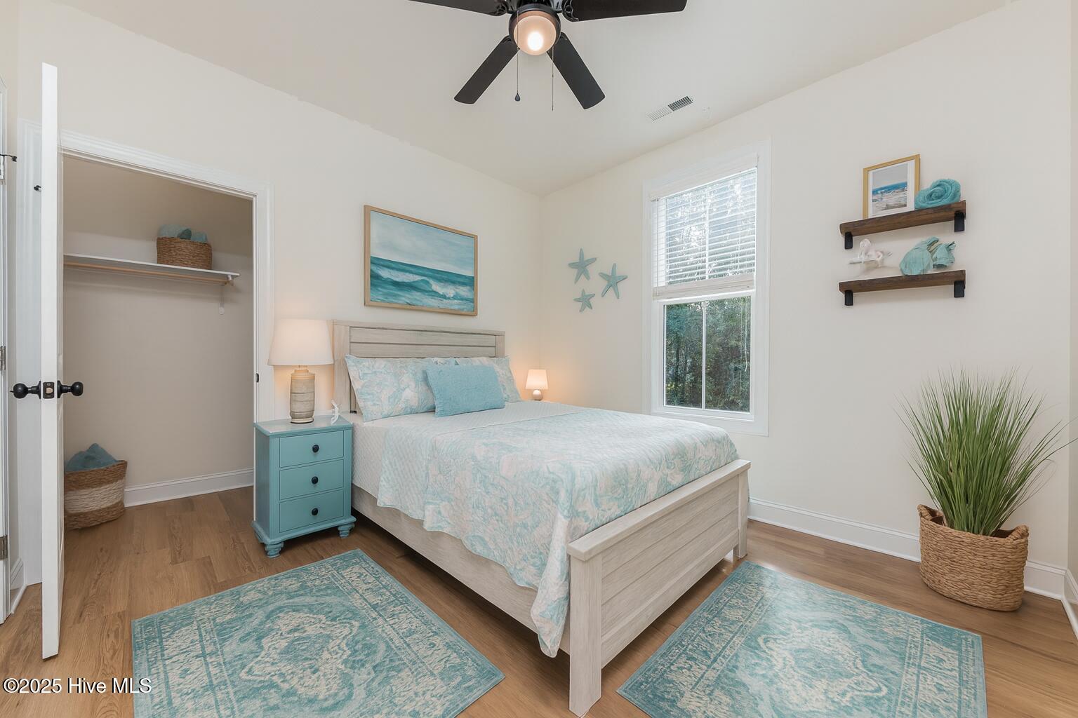 100539102 | Photo 23