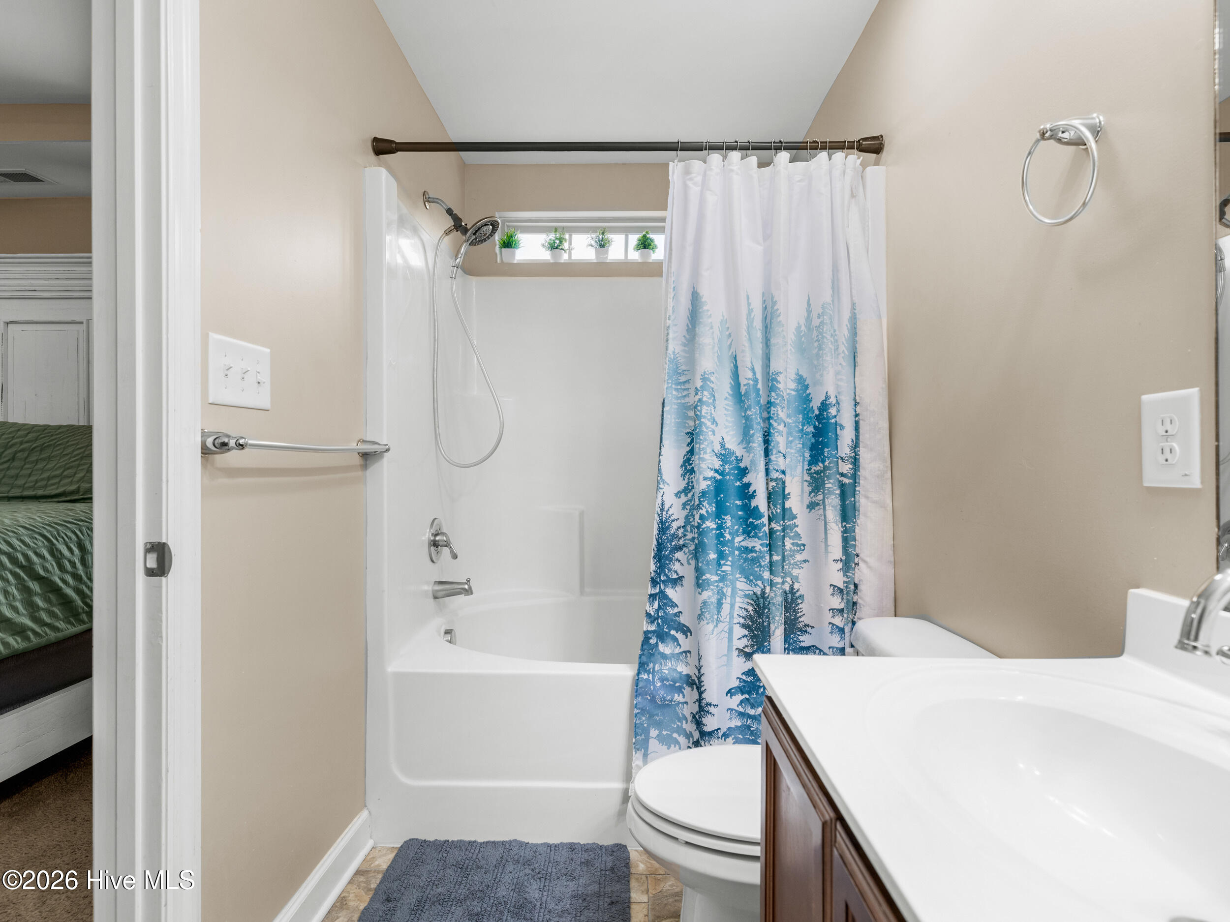 100552260 | Photo 20