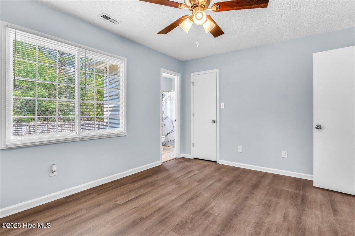 100566247 | Photo 34