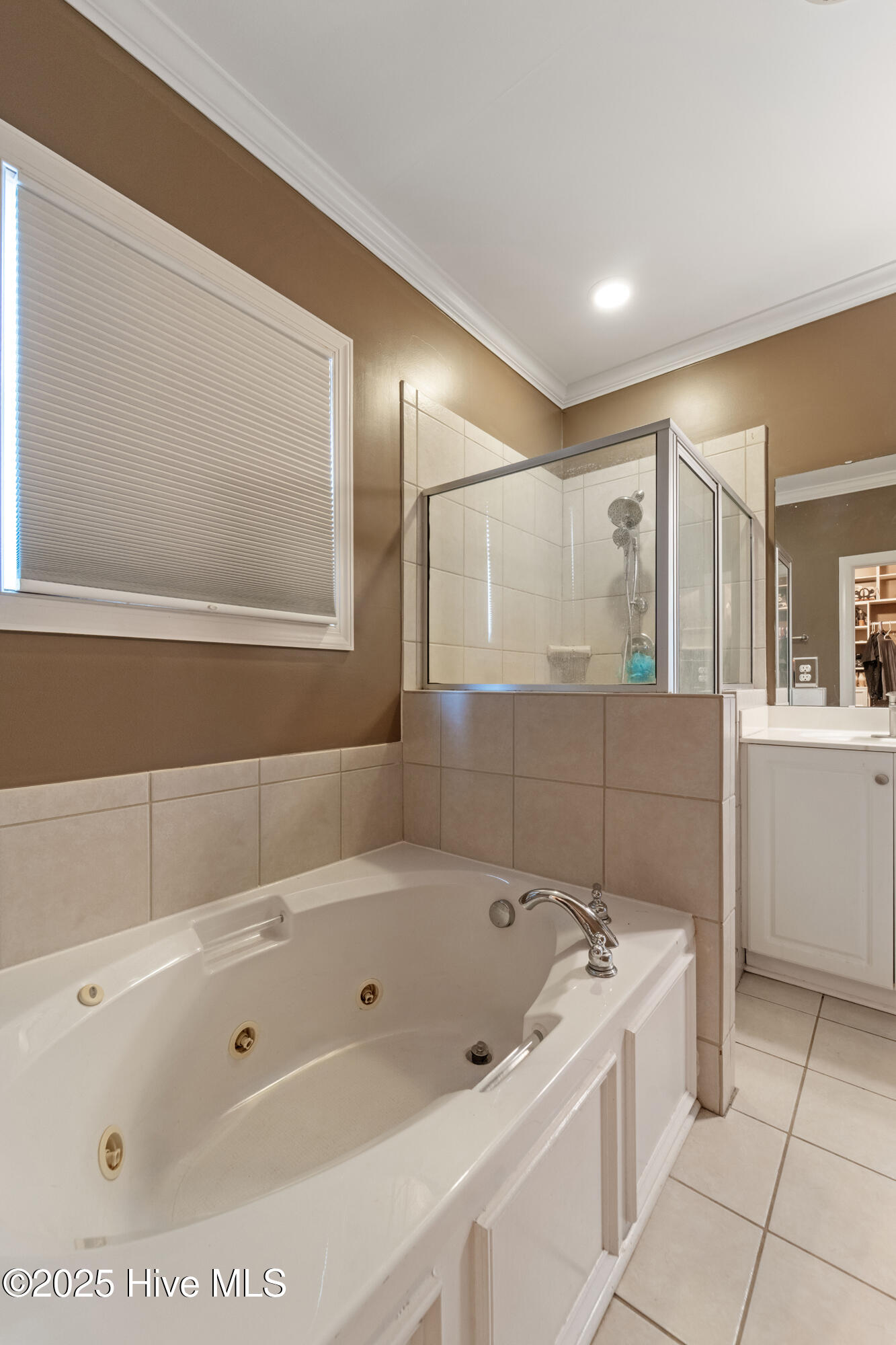 100544127 | Photo 41