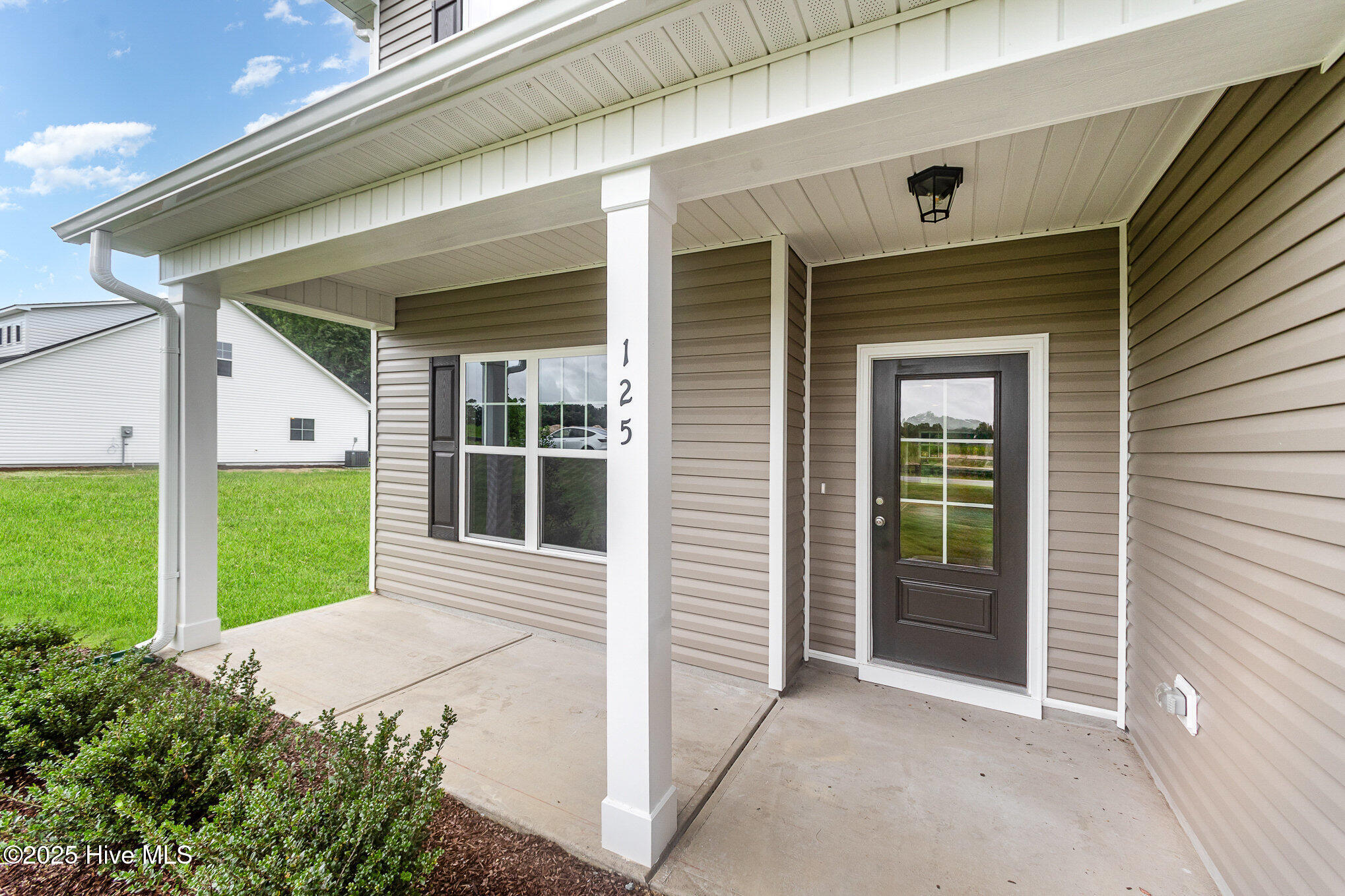 Homes for sale in Smithfield, NC | 125 Tuskeegee Dr, Smithfield, NC 27577 | MLS# 100489584