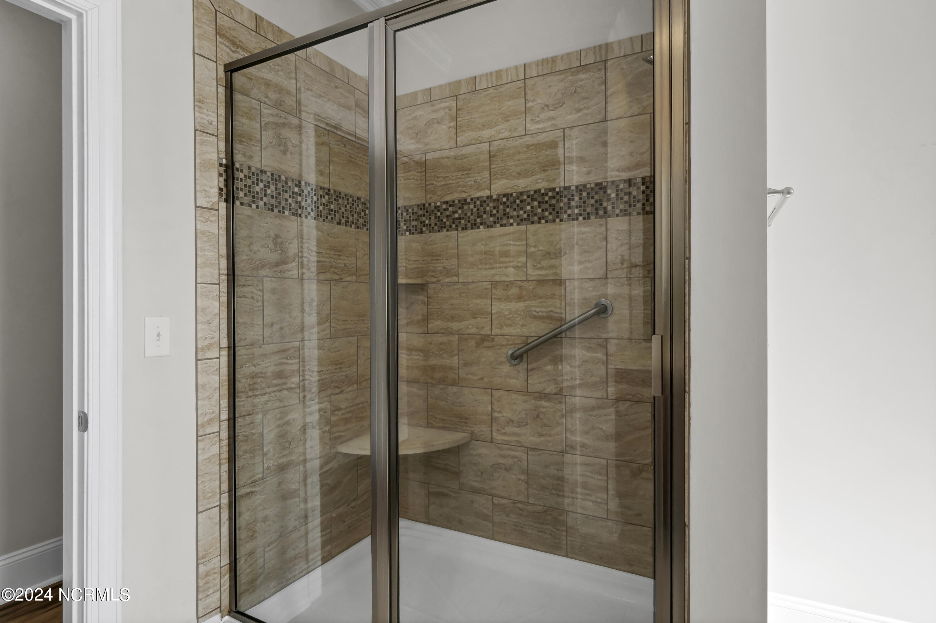 100547498 | Photo 18