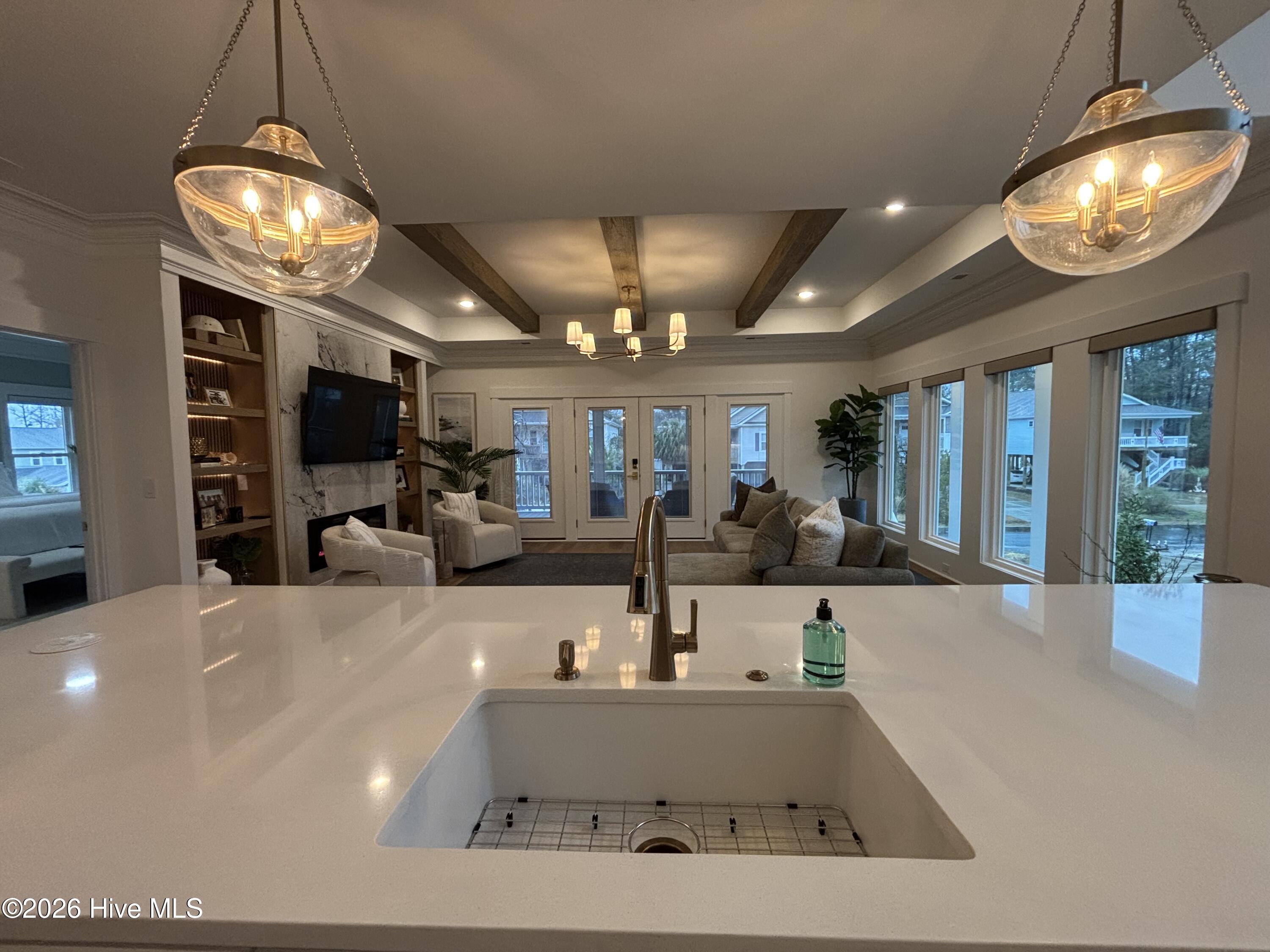 100516902 | Photo 74