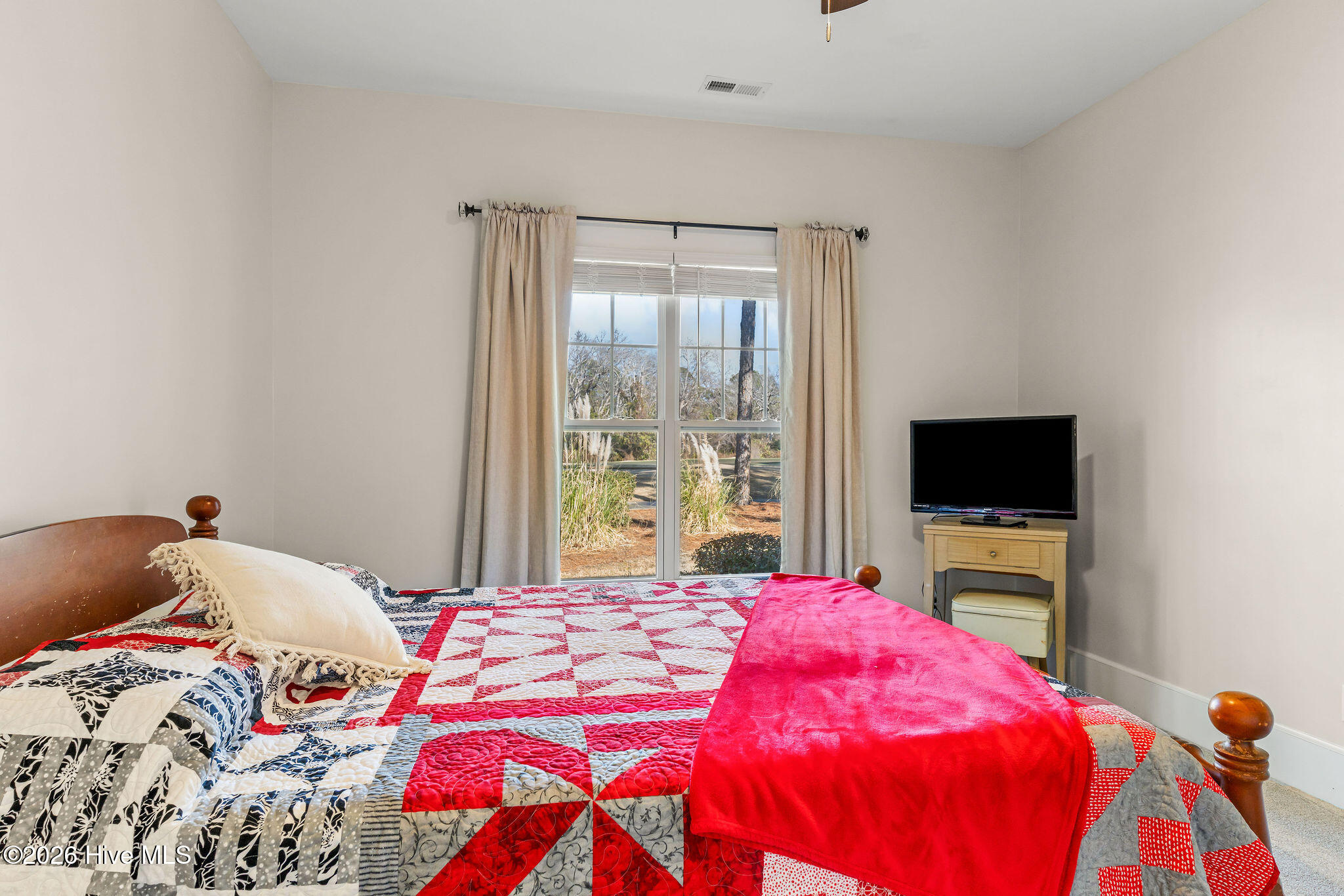 100548590 | Photo 34