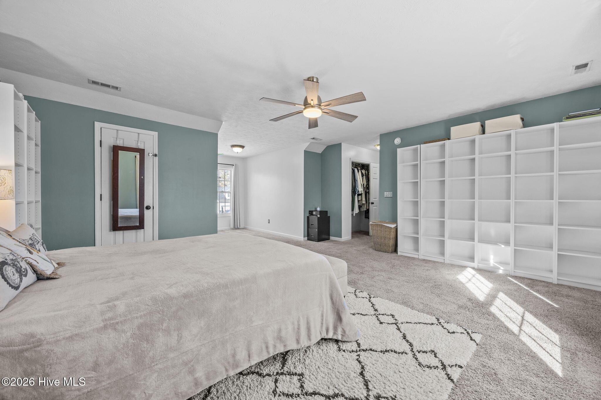 100549492 | Photo 23