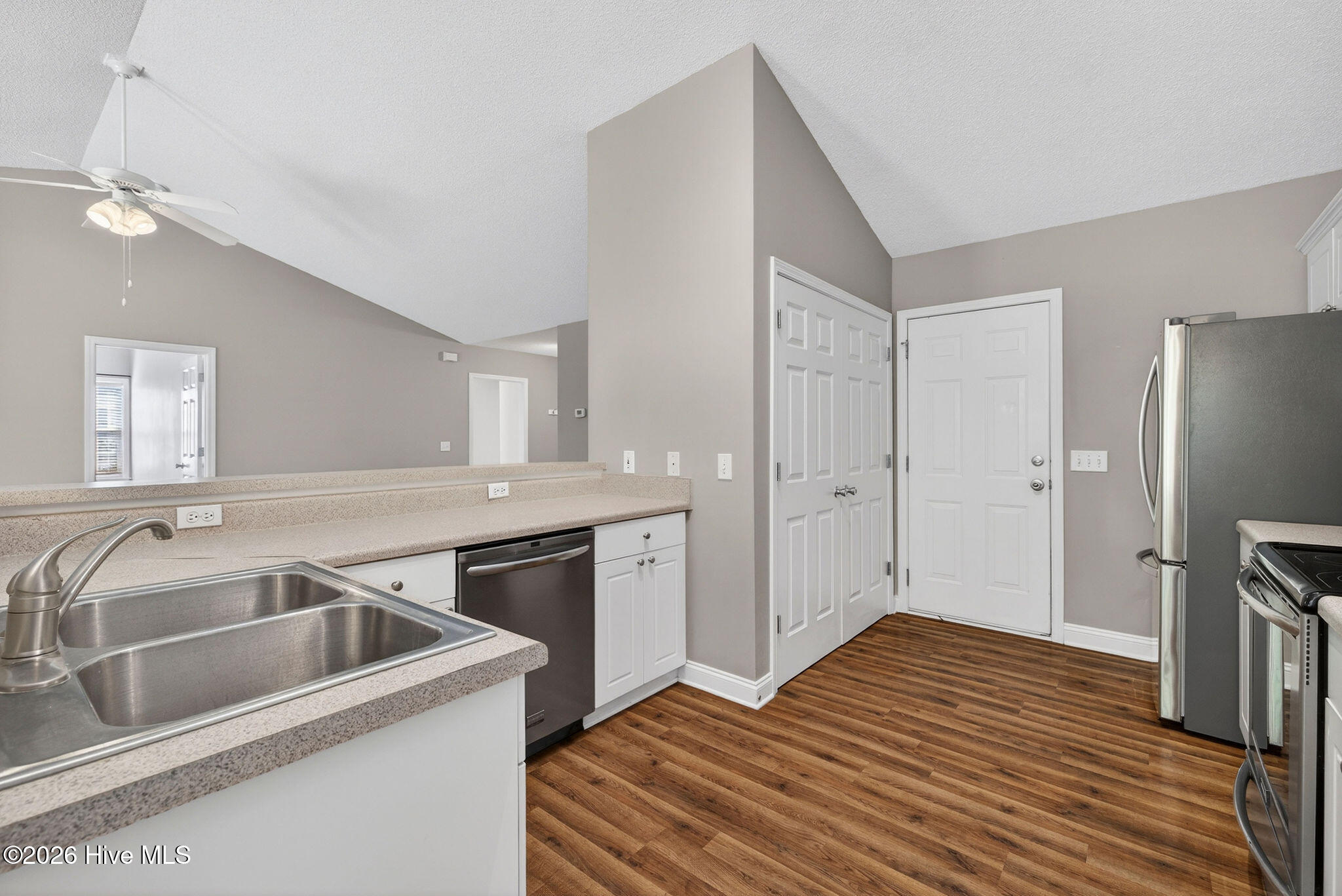 100567881 | Photo 17