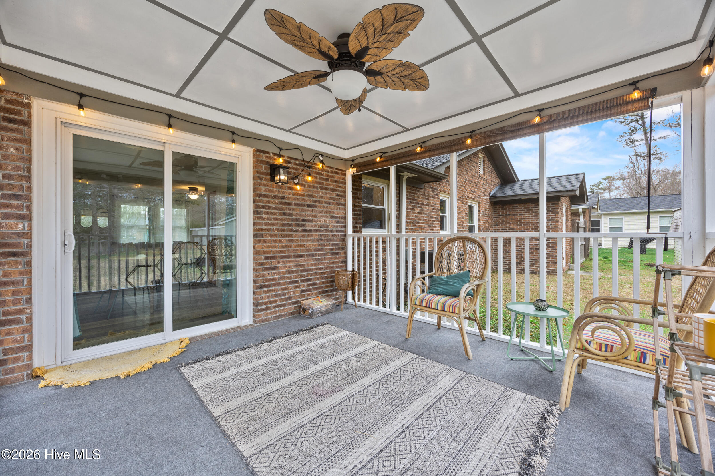 100557502 | Photo 25