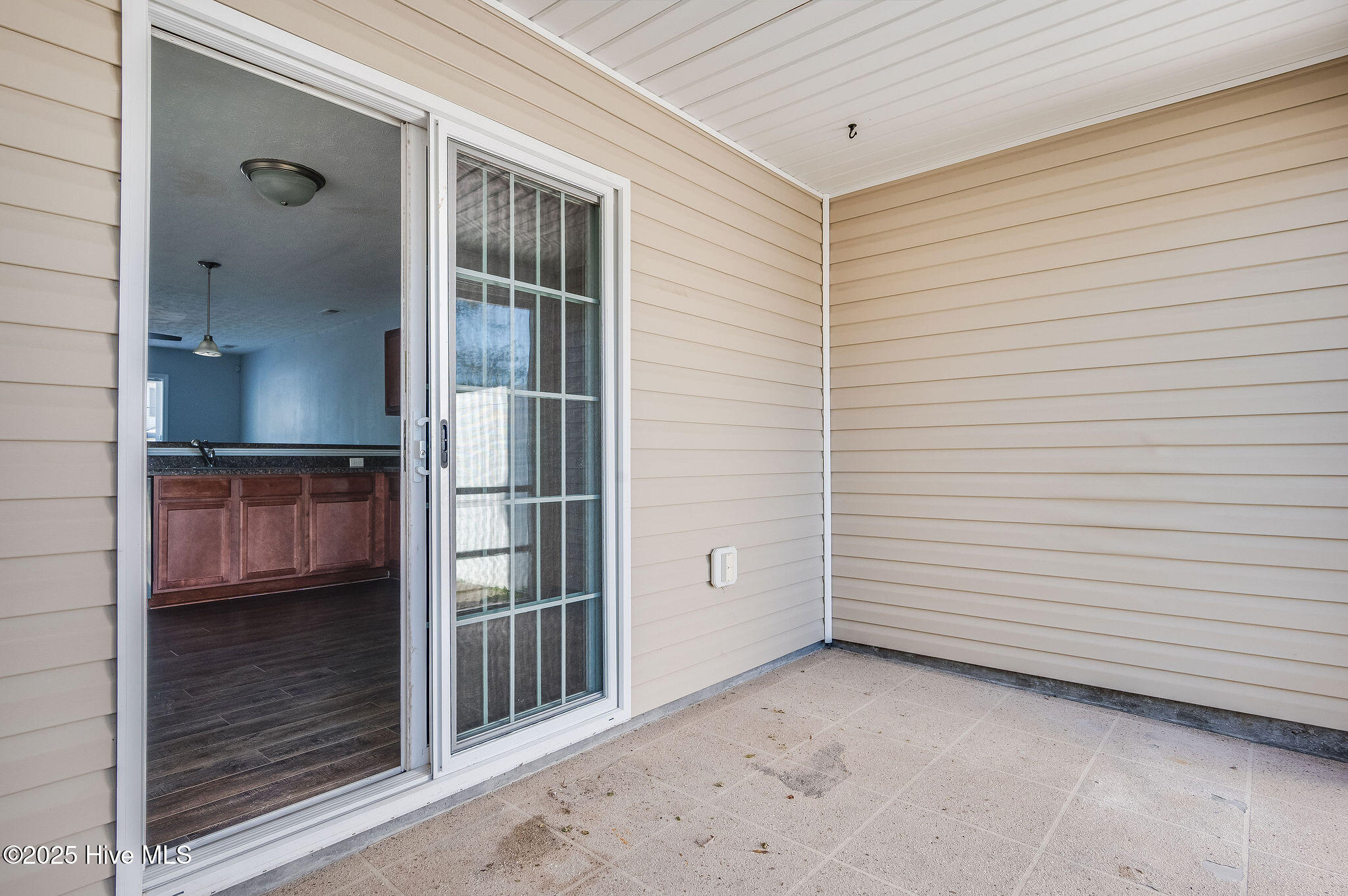 100541408 | Photo 28