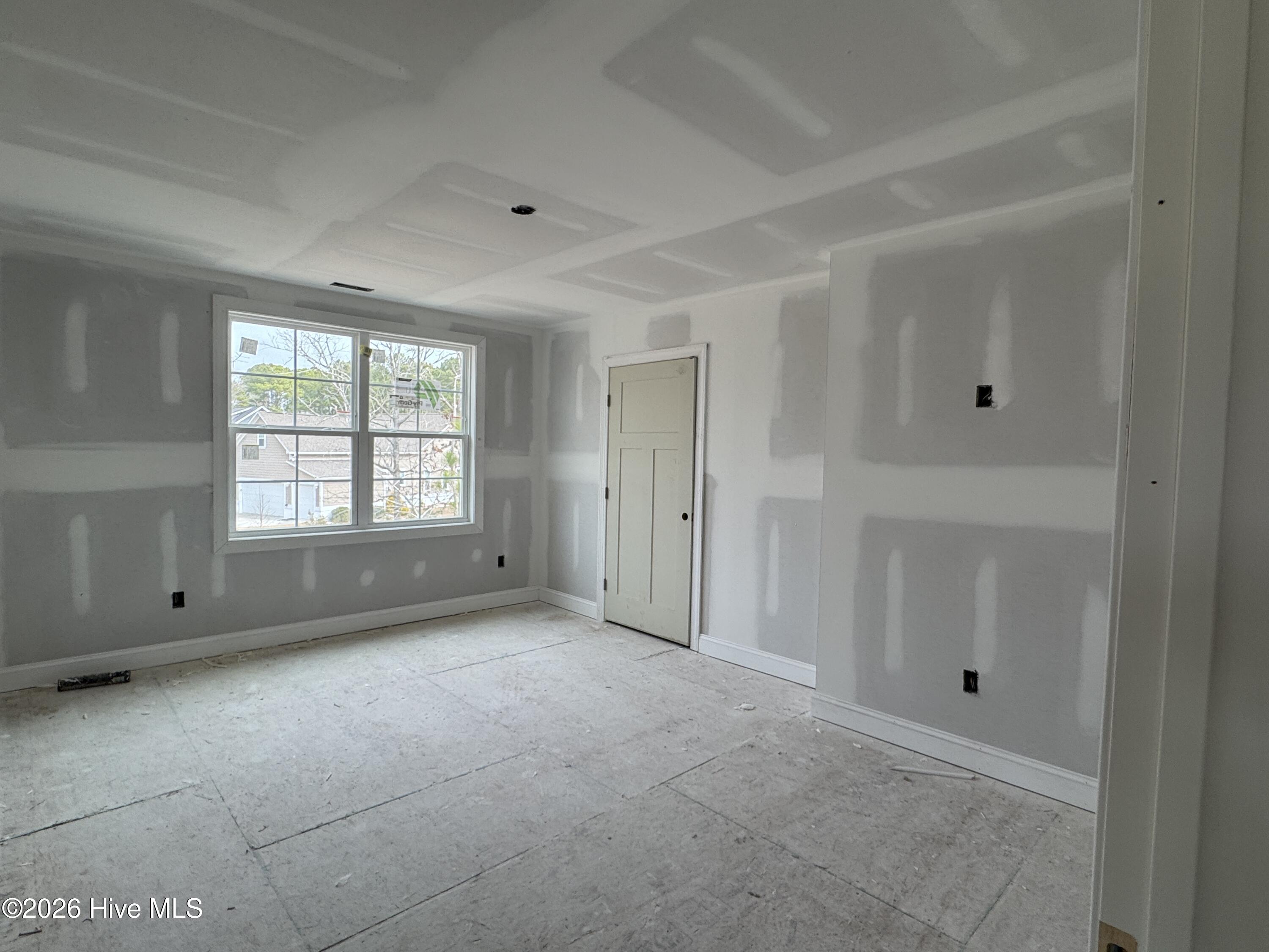 100555899 | Photo 12