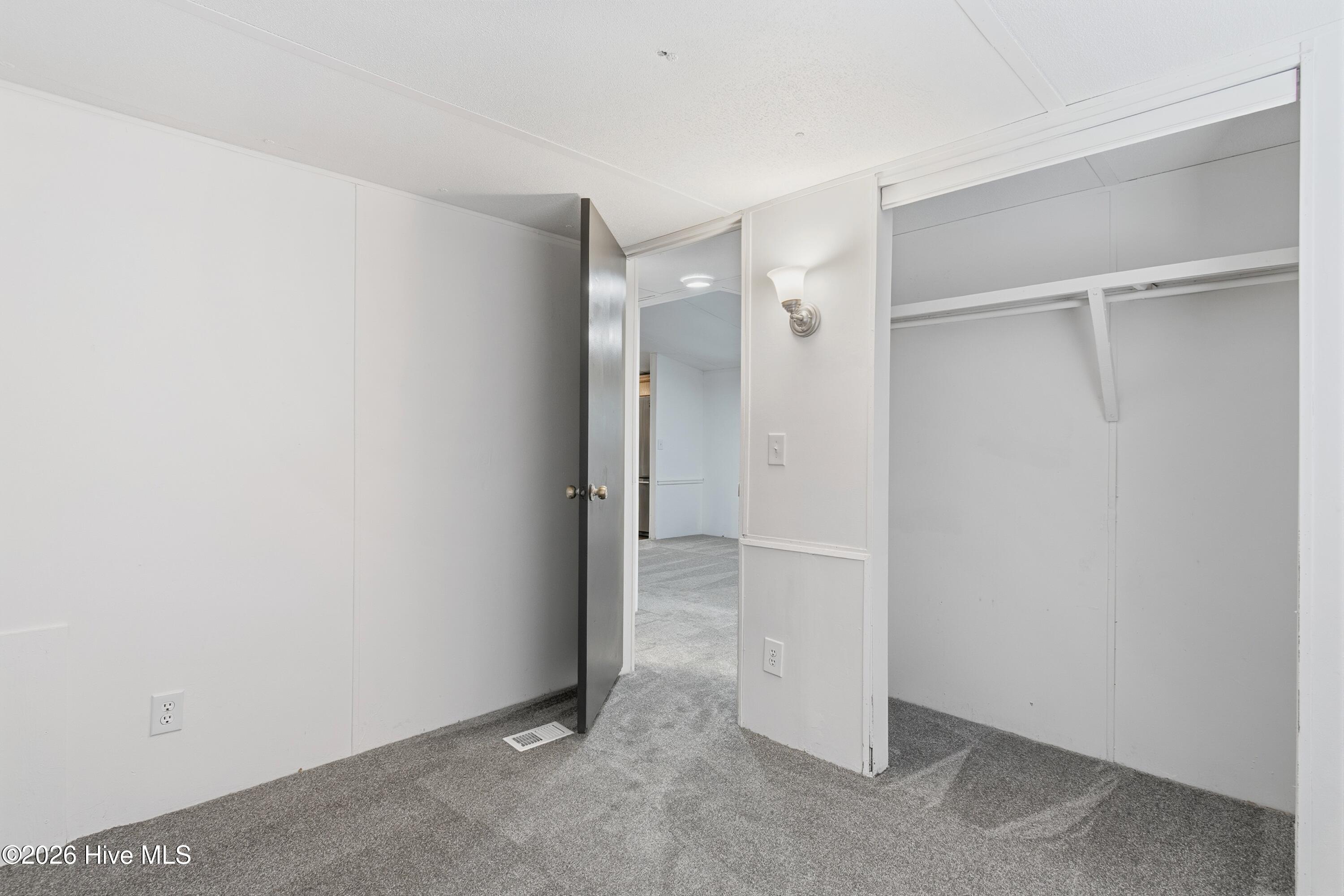 100553842 | Photo 27