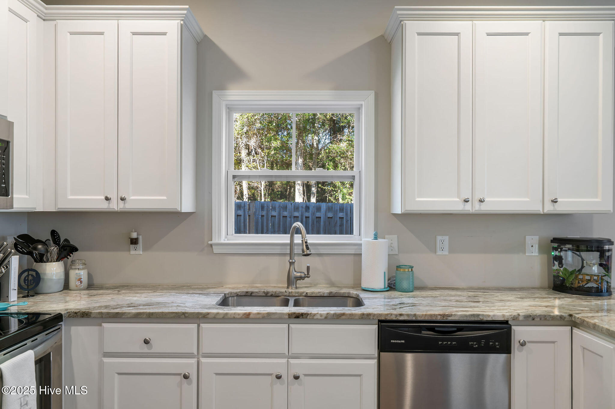 100545162 | Photo 22