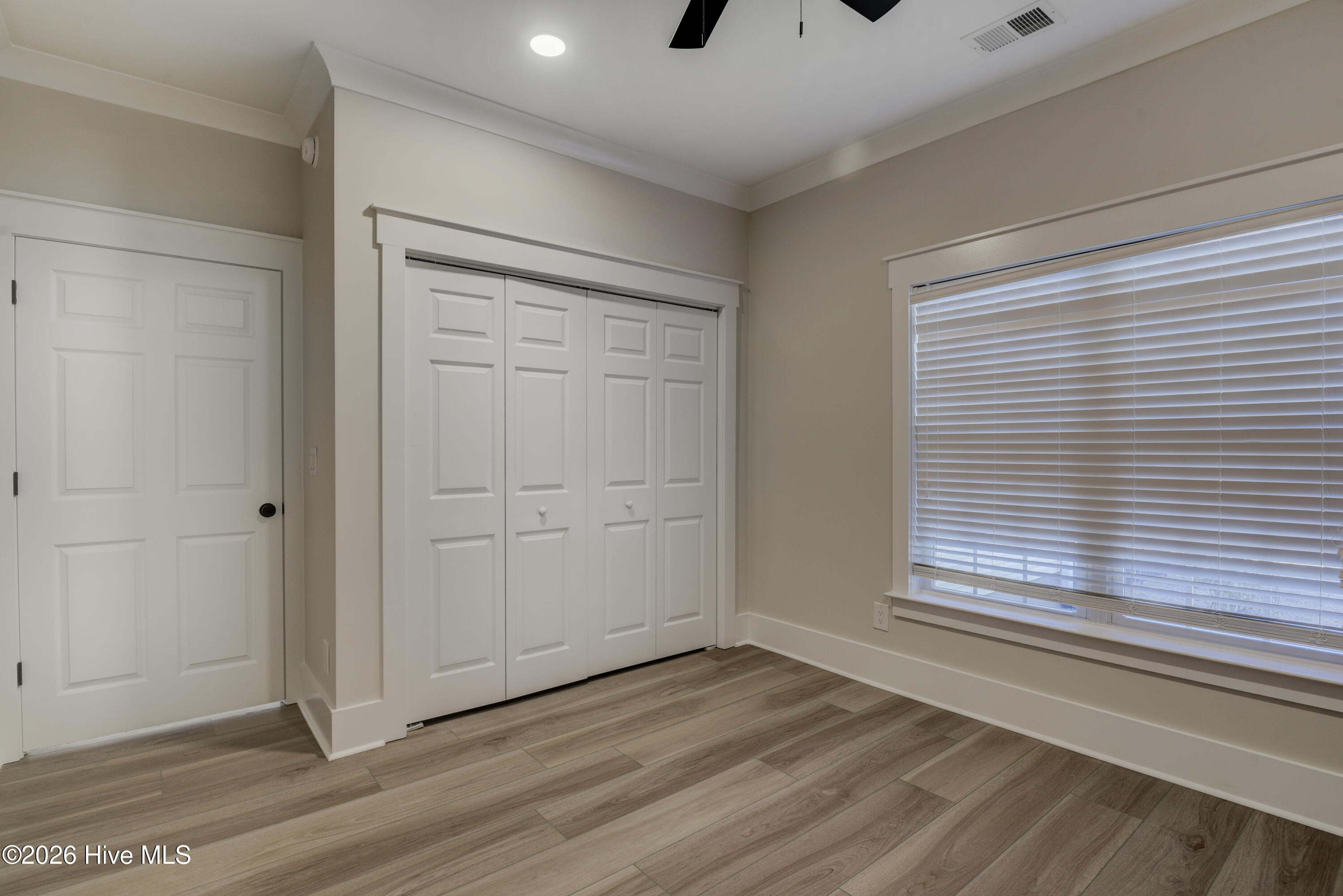 100559237 | Photo 26