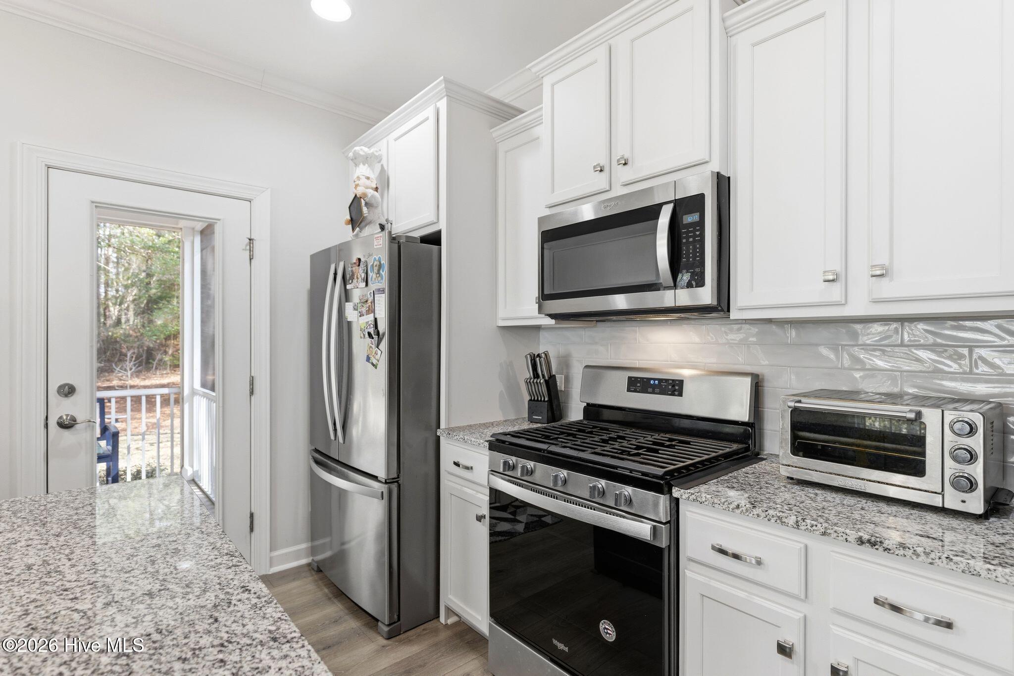 100558681 | Photo 18