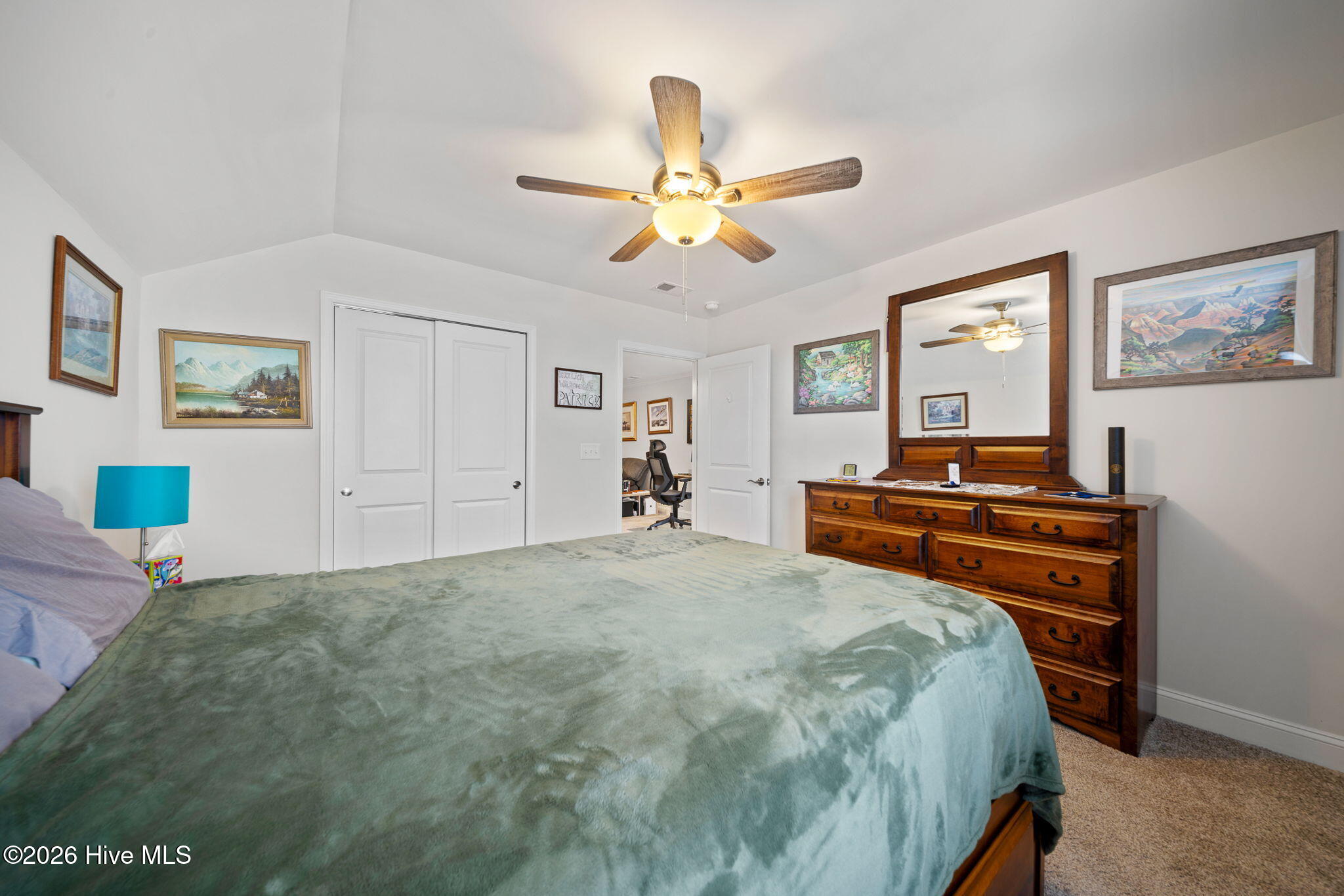 100564414 | Photo 48