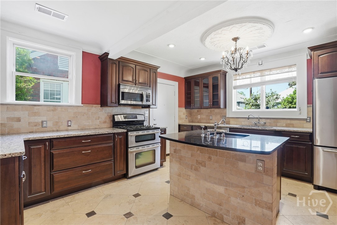 Kitchen with Island Seating