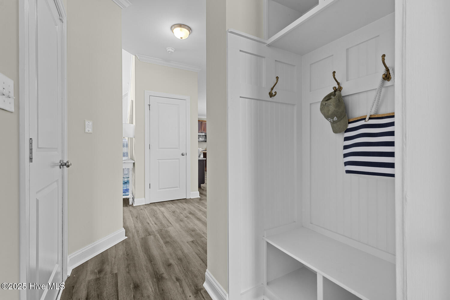 100538409 | Photo 24