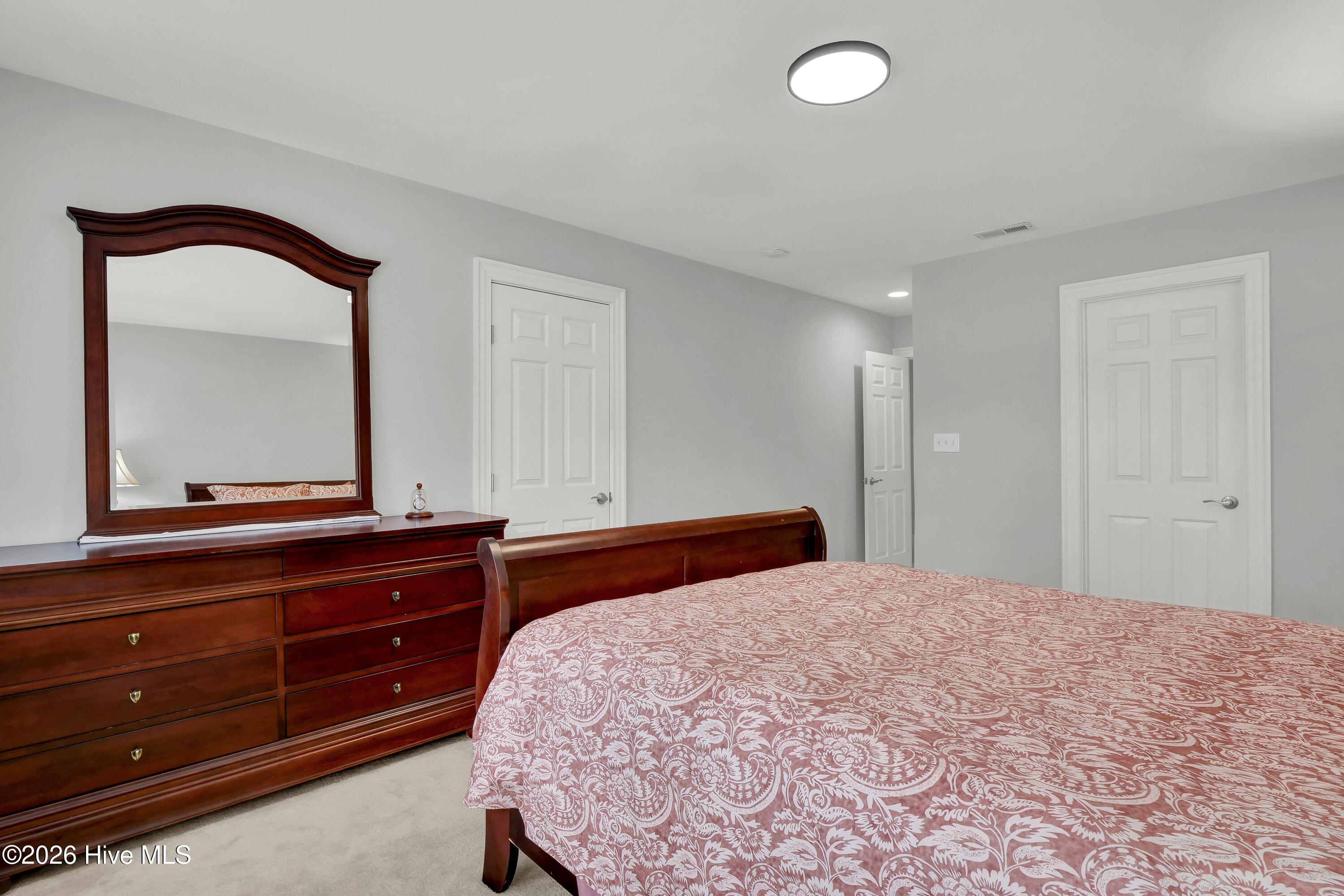 100563212 | Photo 32