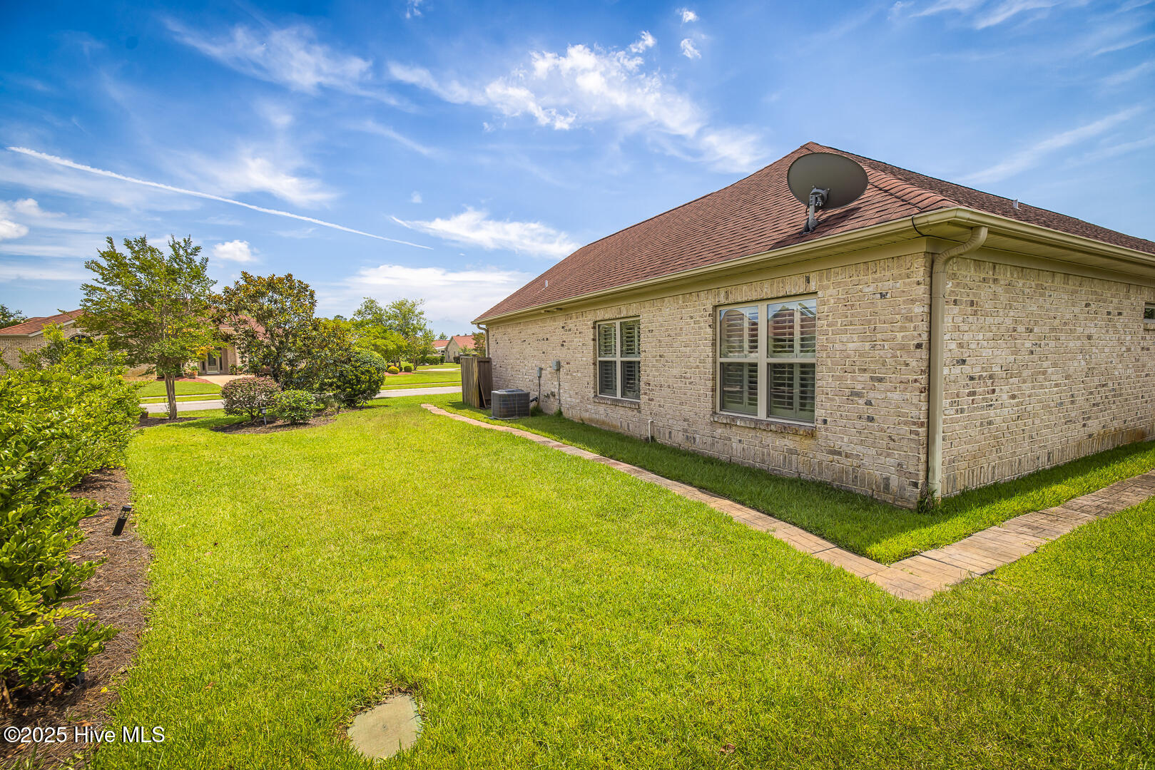 100548390 | Photo 34