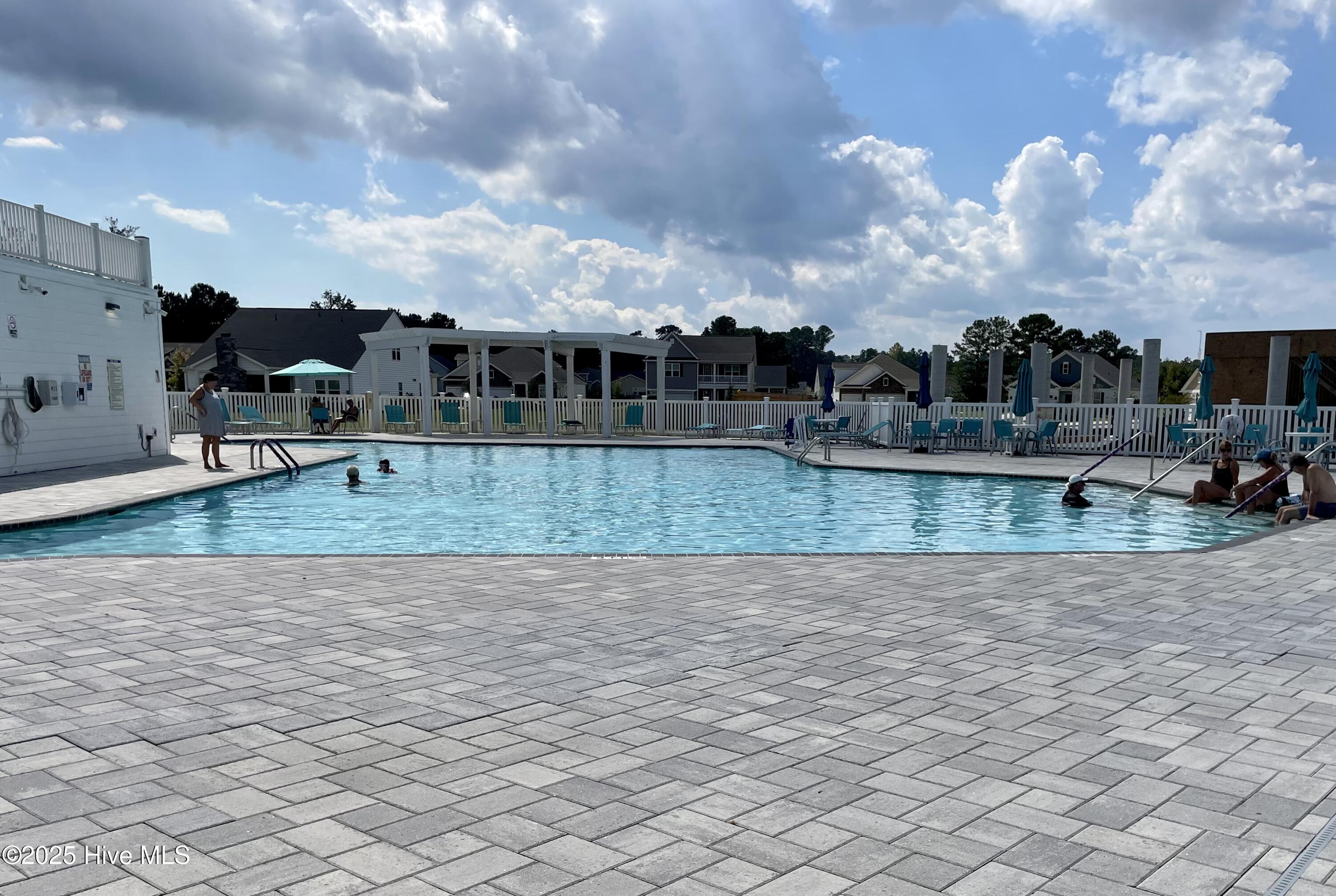 100545572 | Photo 38