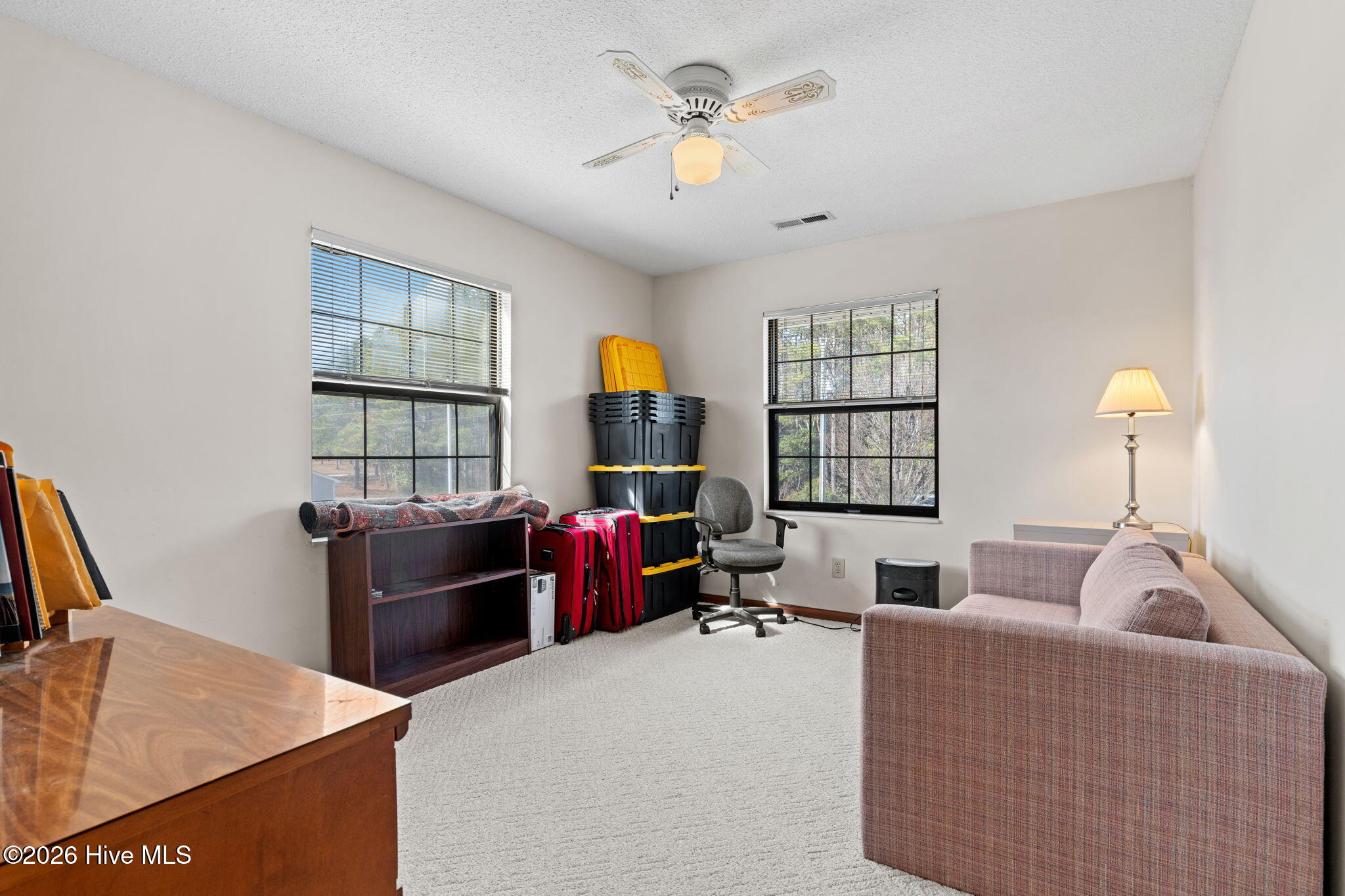 100549085 | Photo 31