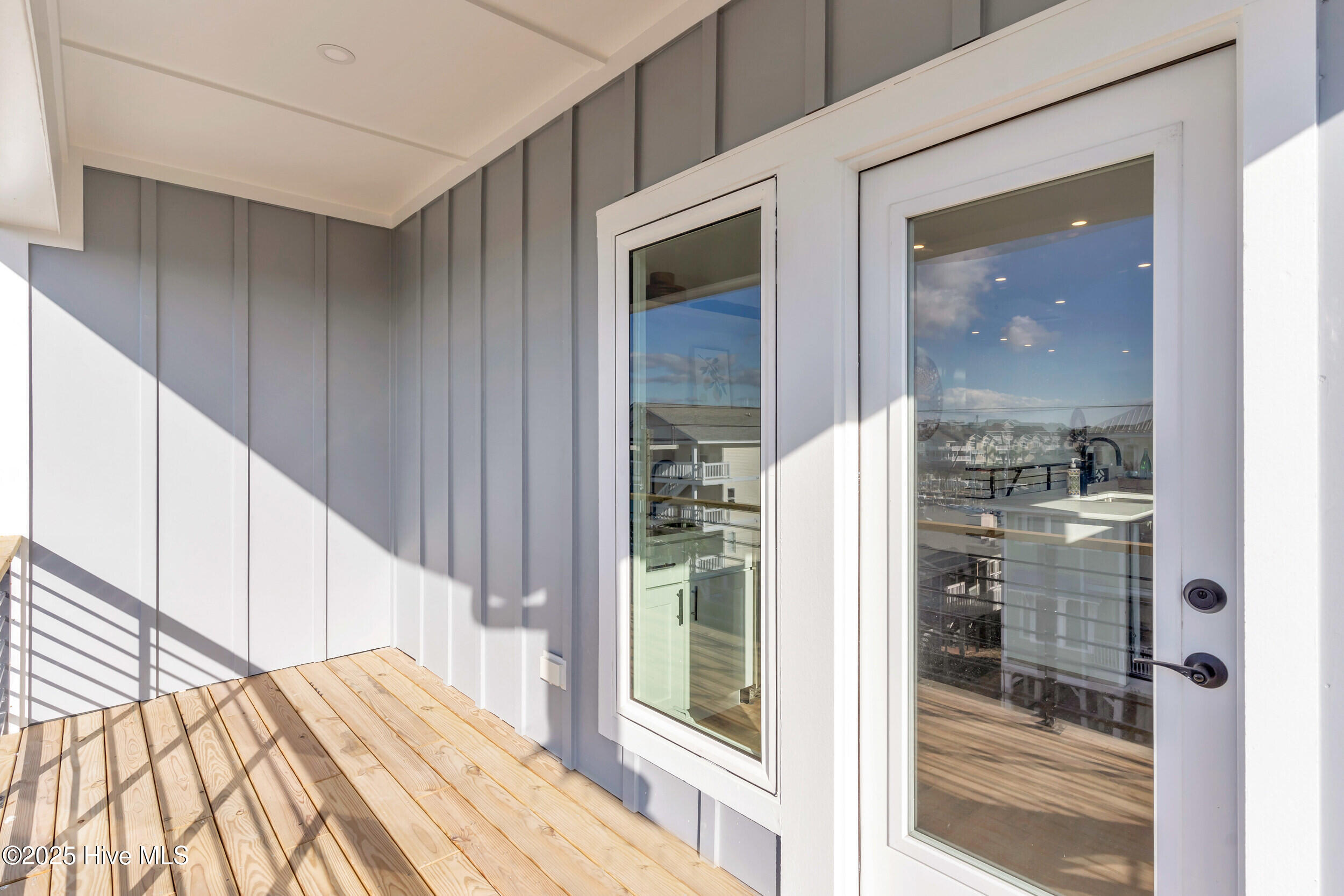 100535218 | Photo 56