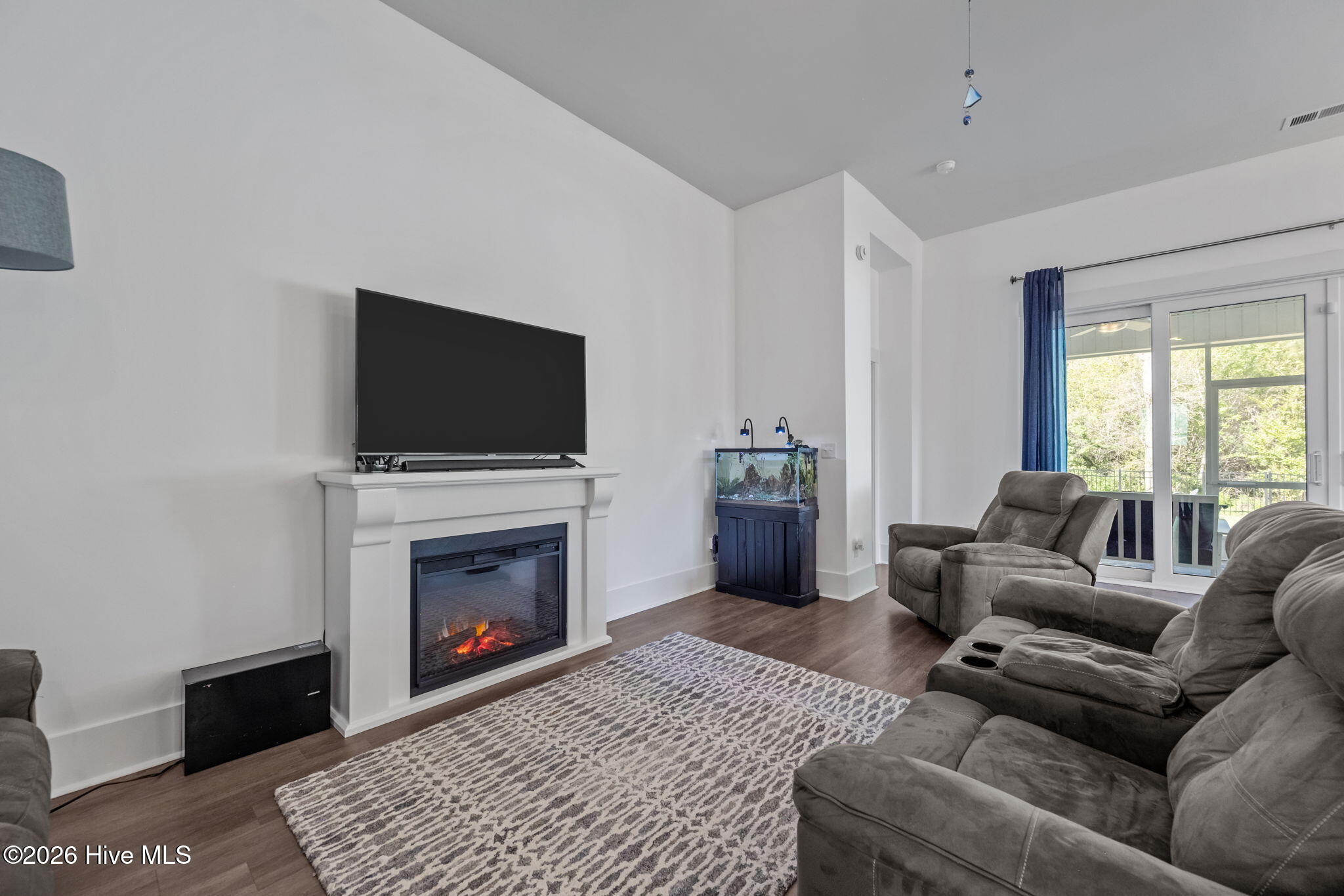 100566590 | Photo 54