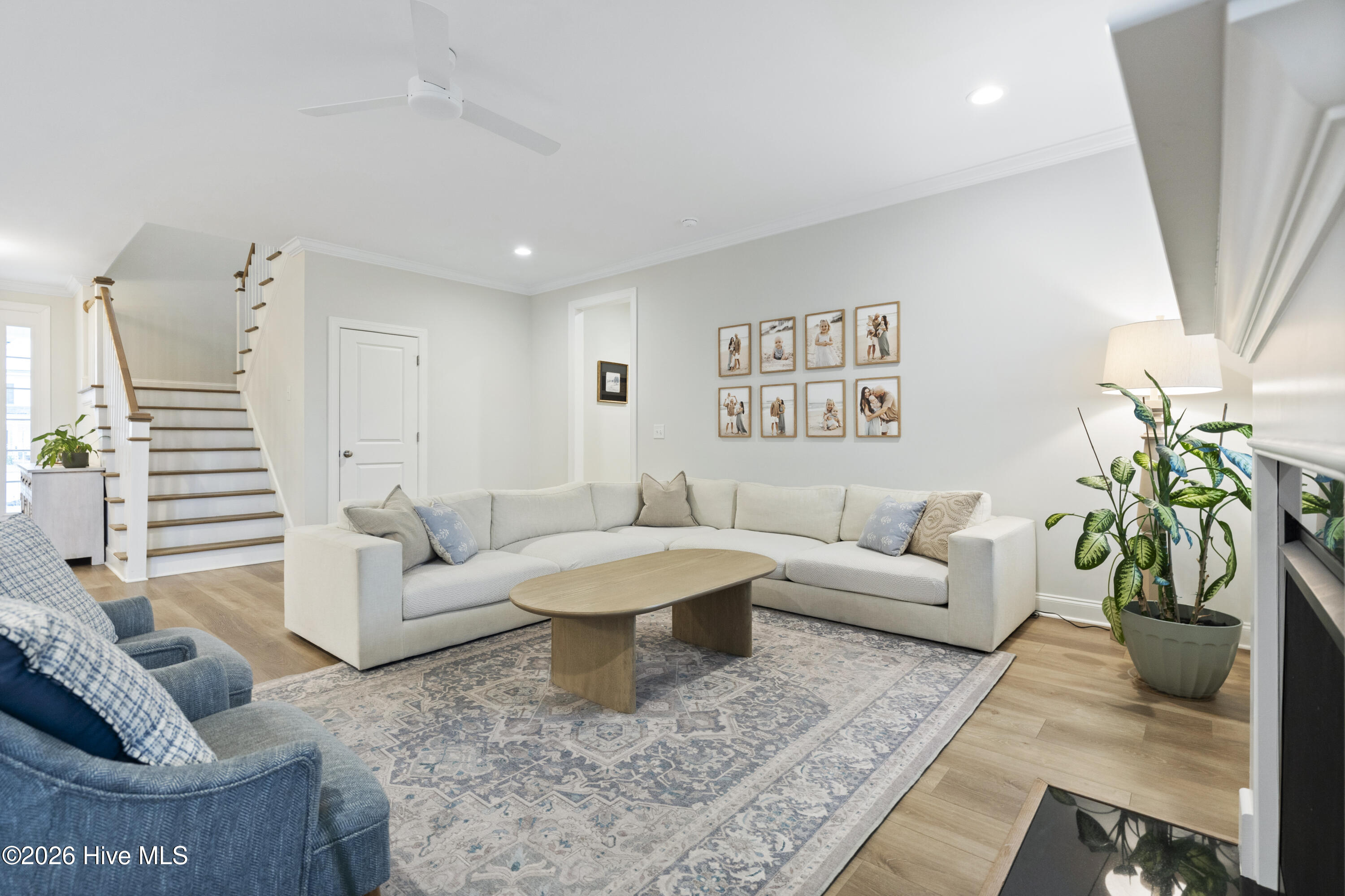 100549659 | Photo 34