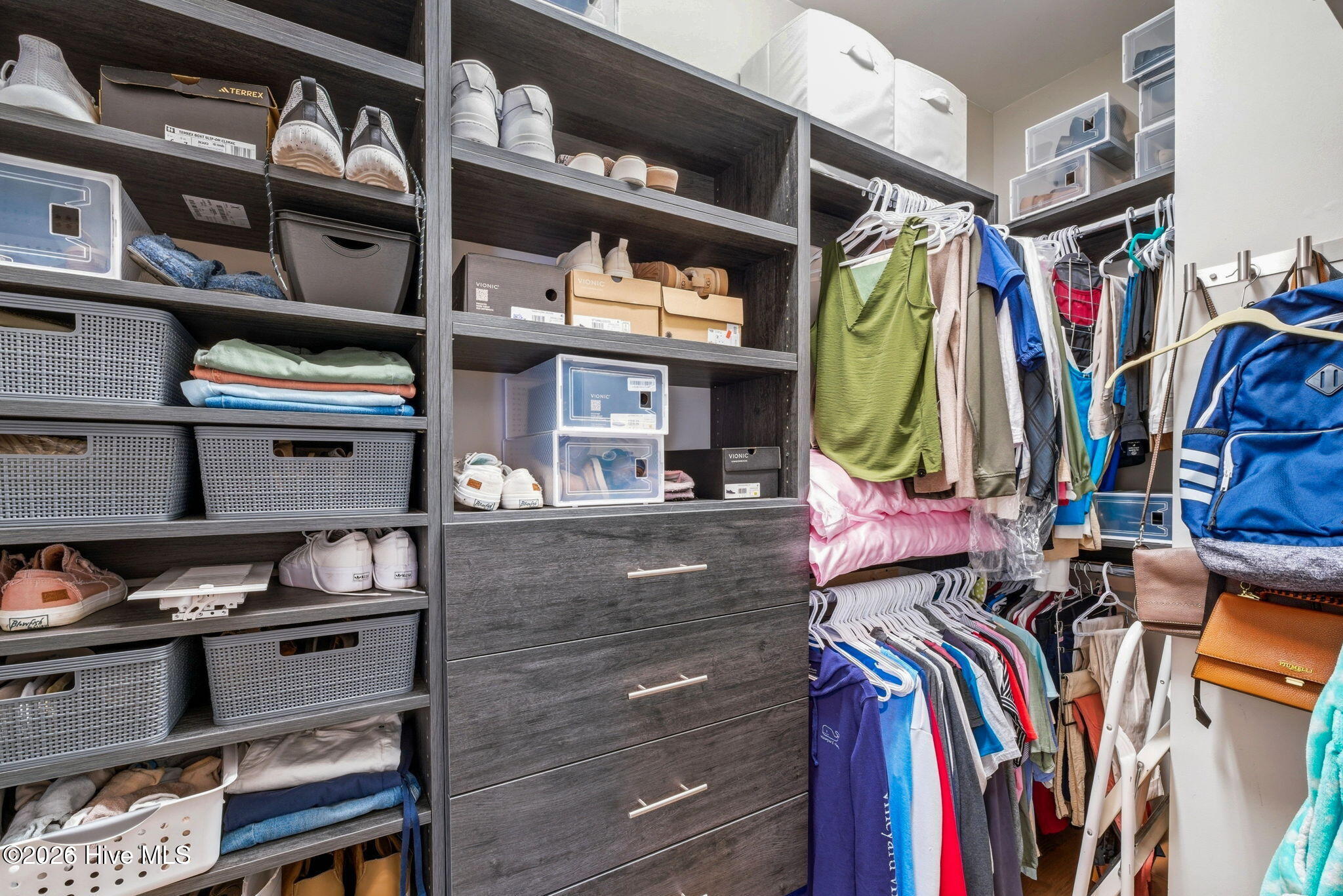 100556153 | Photo 34