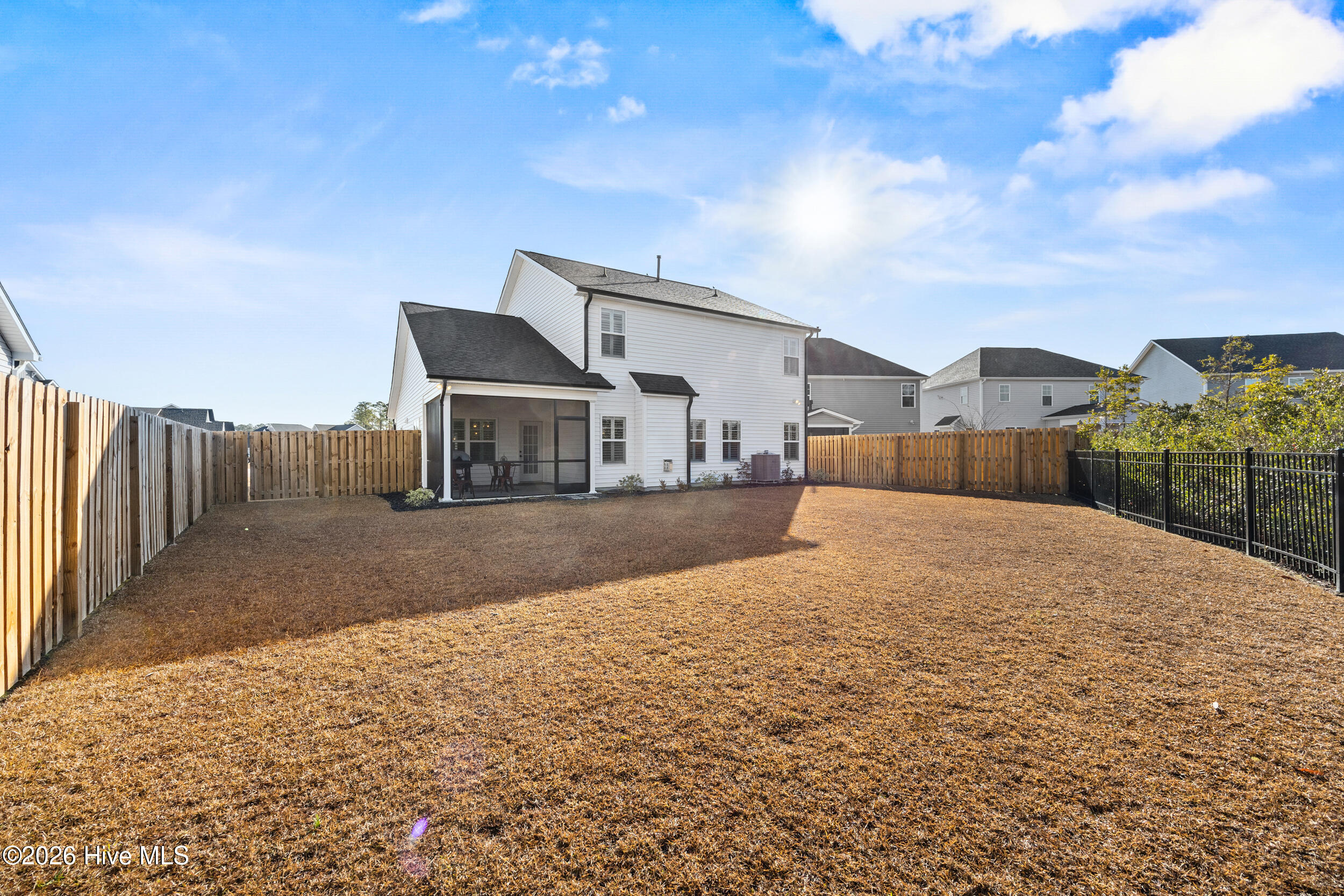 100548050 | Photo 40