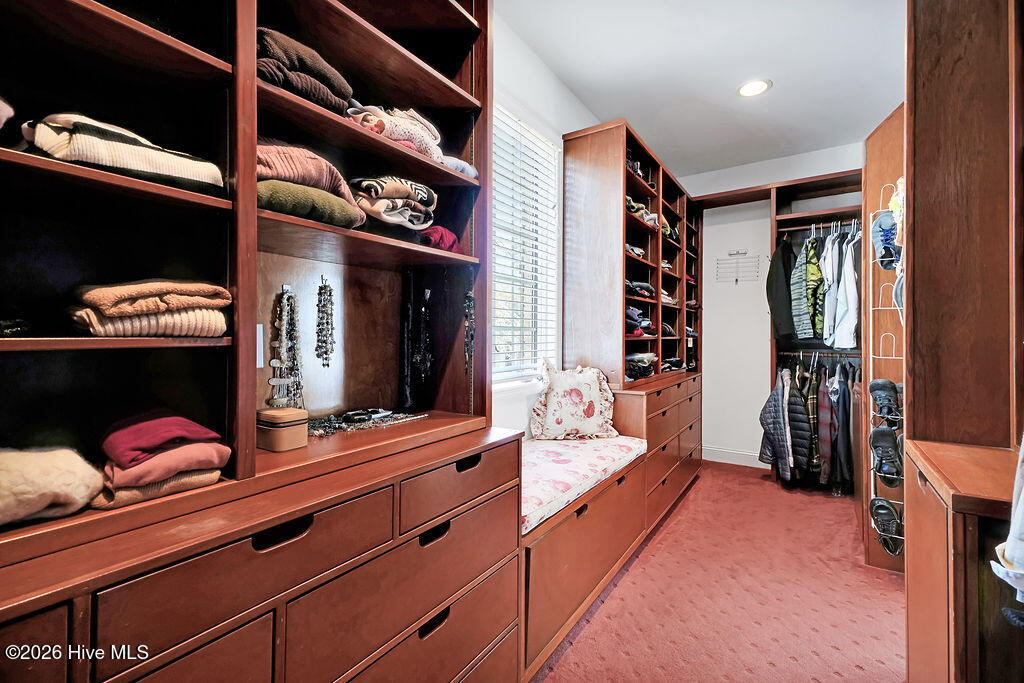 100564190 | Photo 40