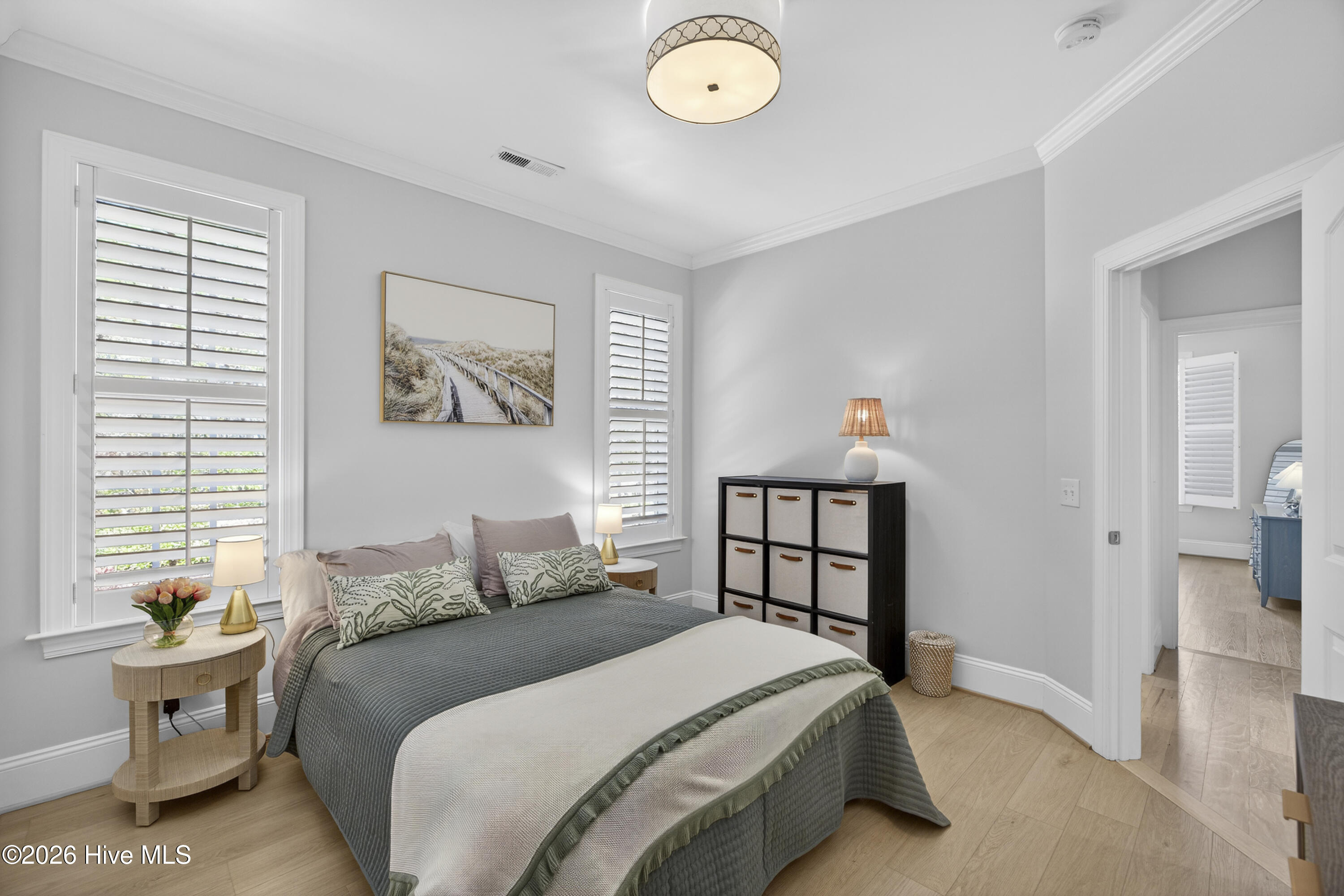 100564665 | Photo 31