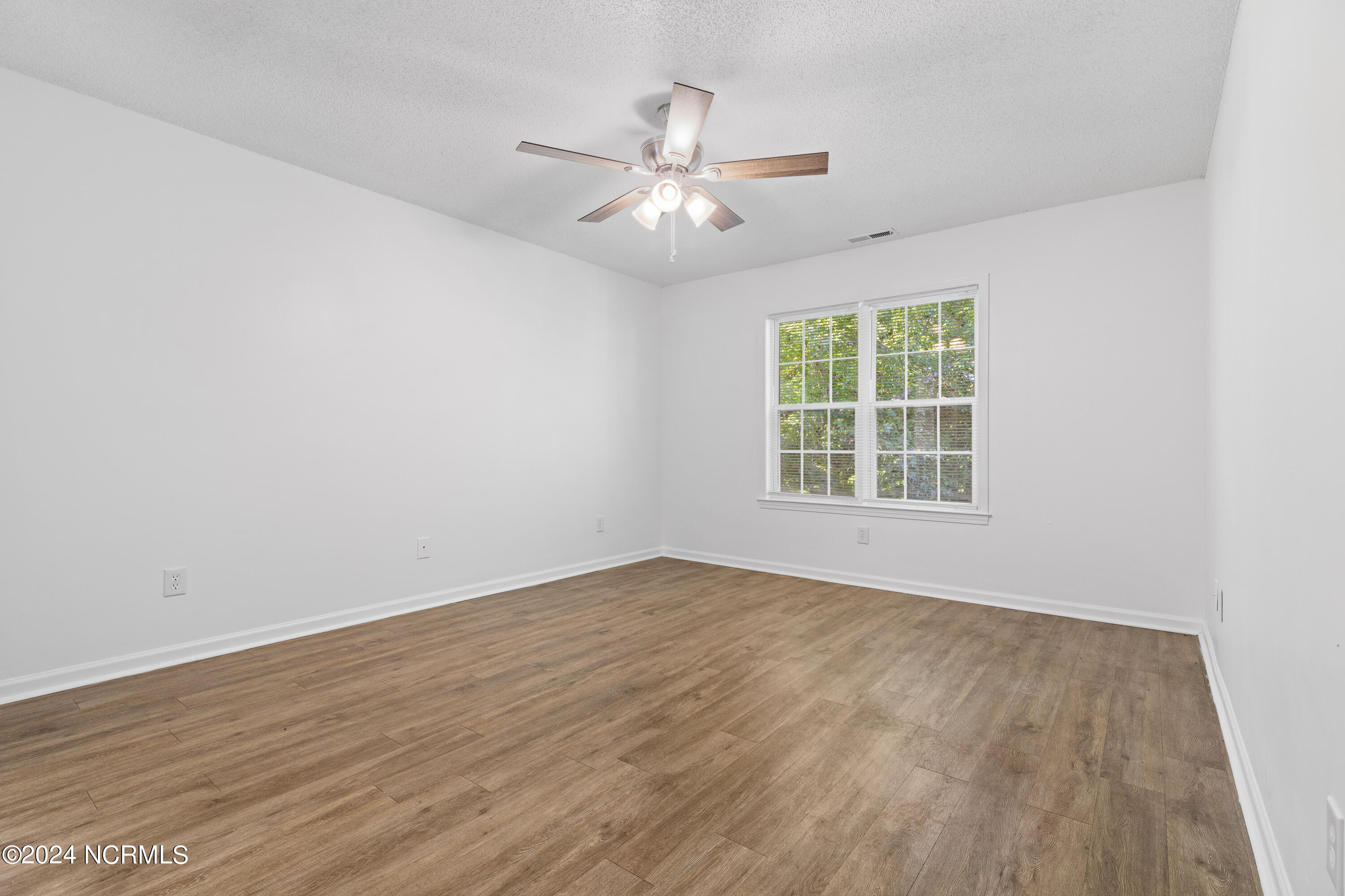 100552392 | Photo 22