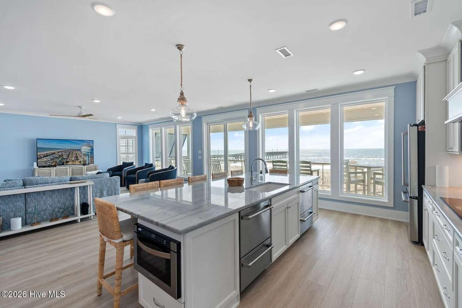 100551212 | Photo 30