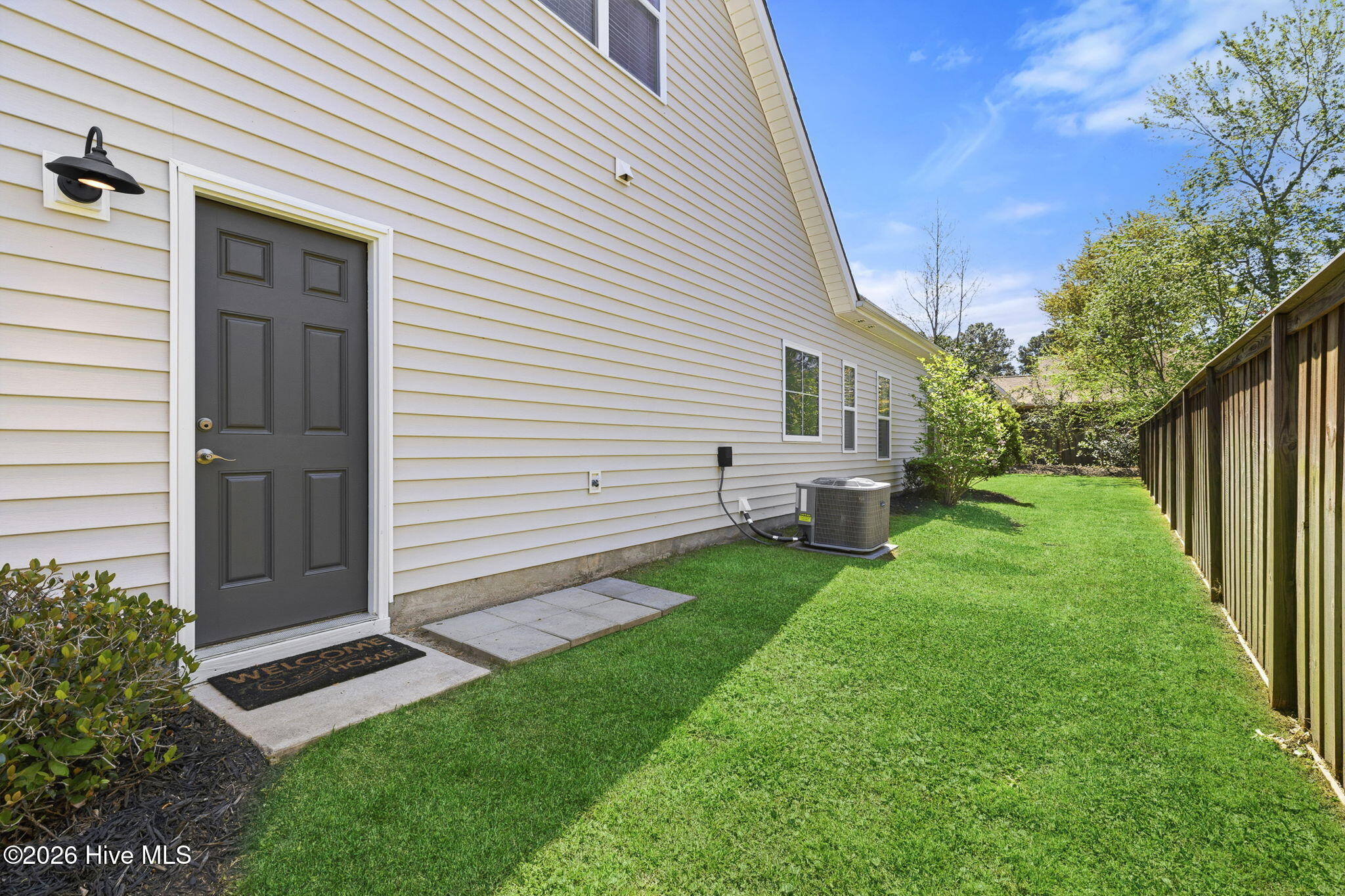 100565702 | Photo 33