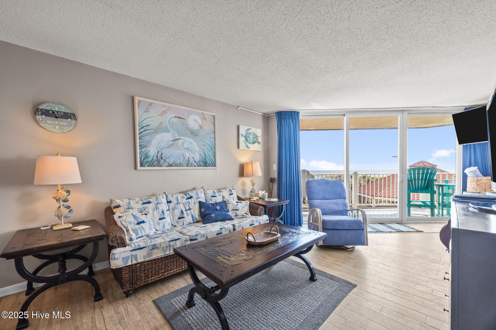 100528908 | Photo 12