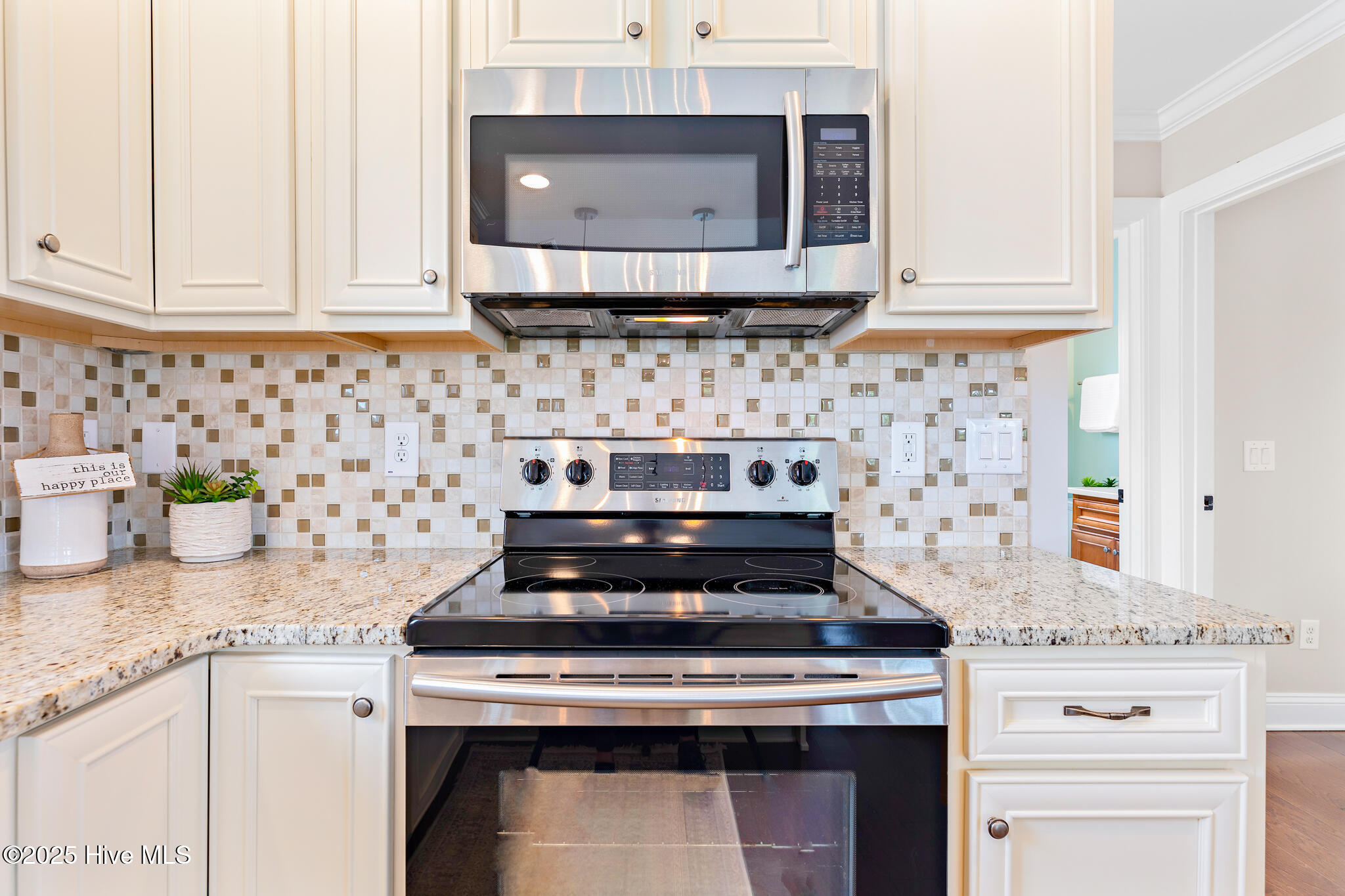 100507541 | Photo 73