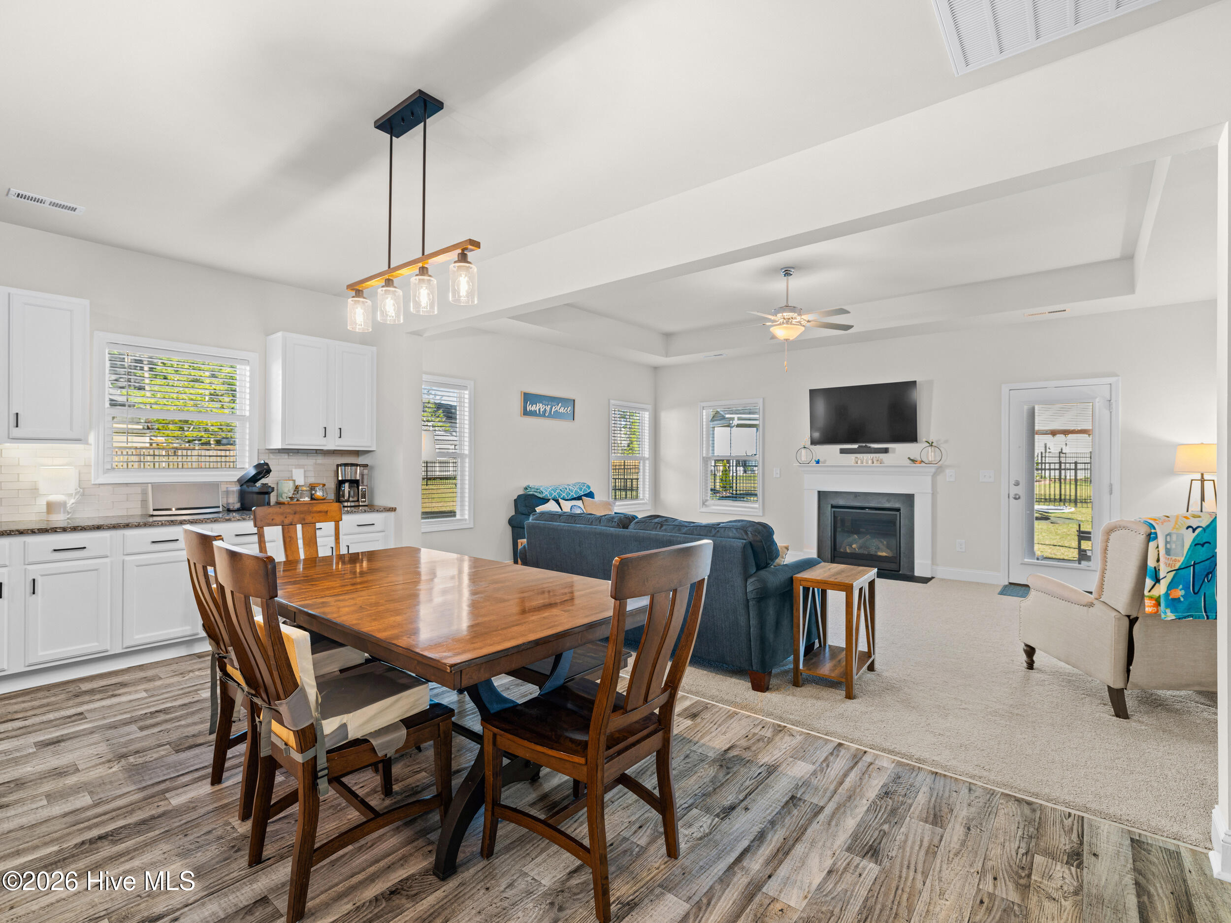 100565919 | Photo 22