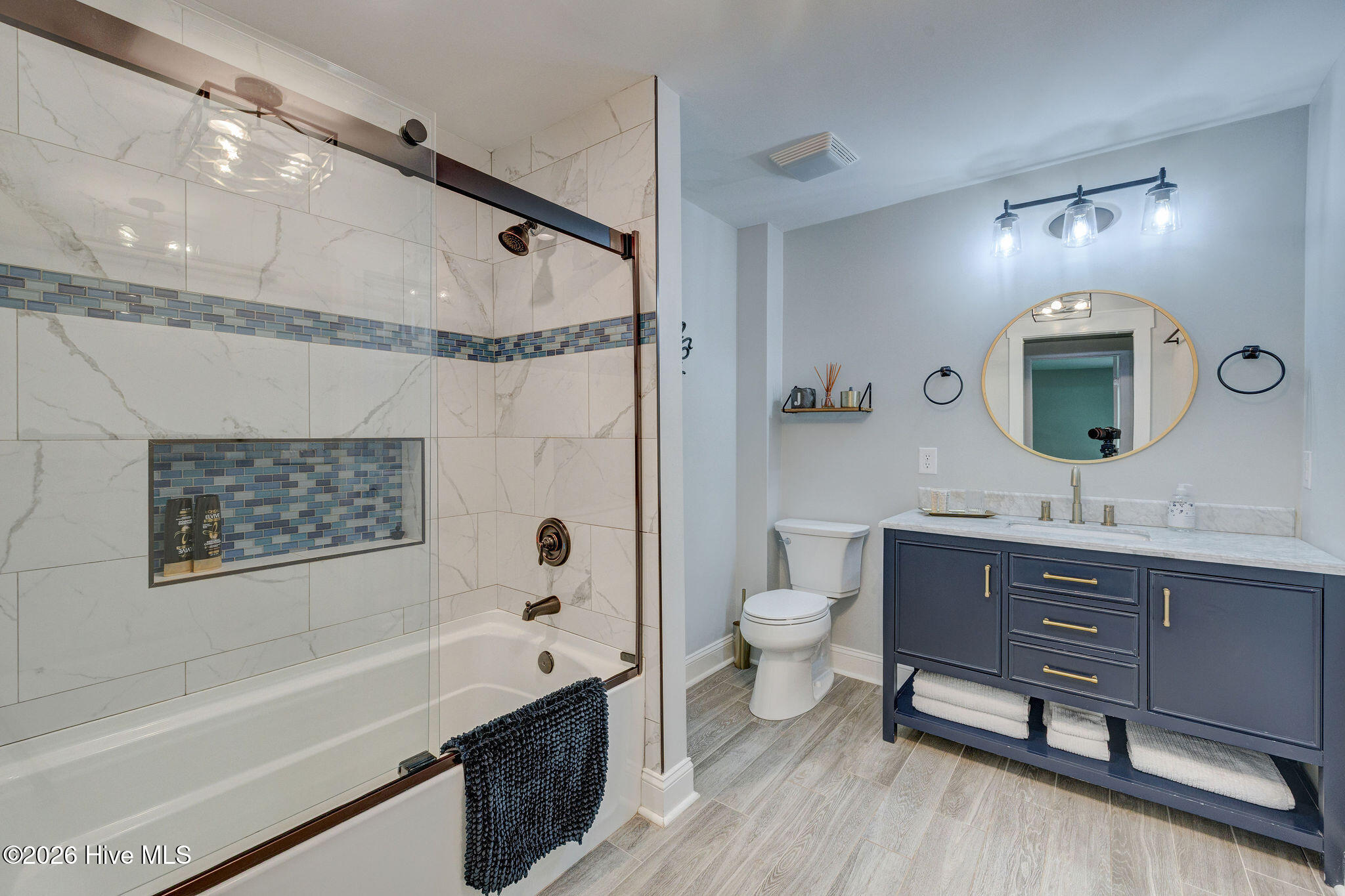 100558109 | Photo 29