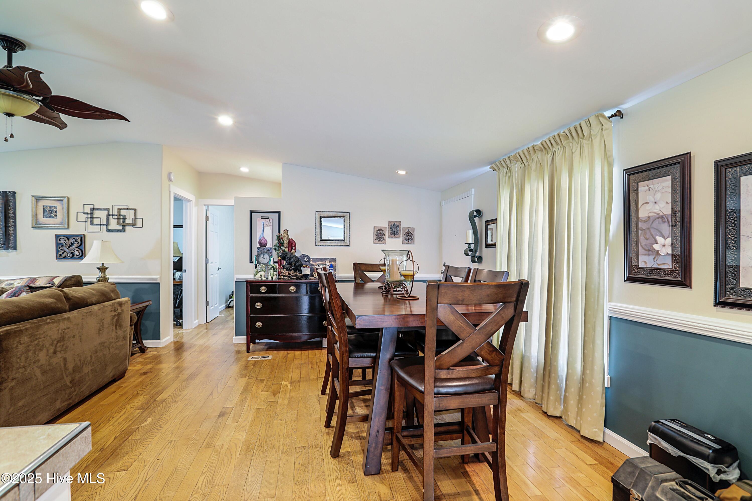 100517684 | Photo 11