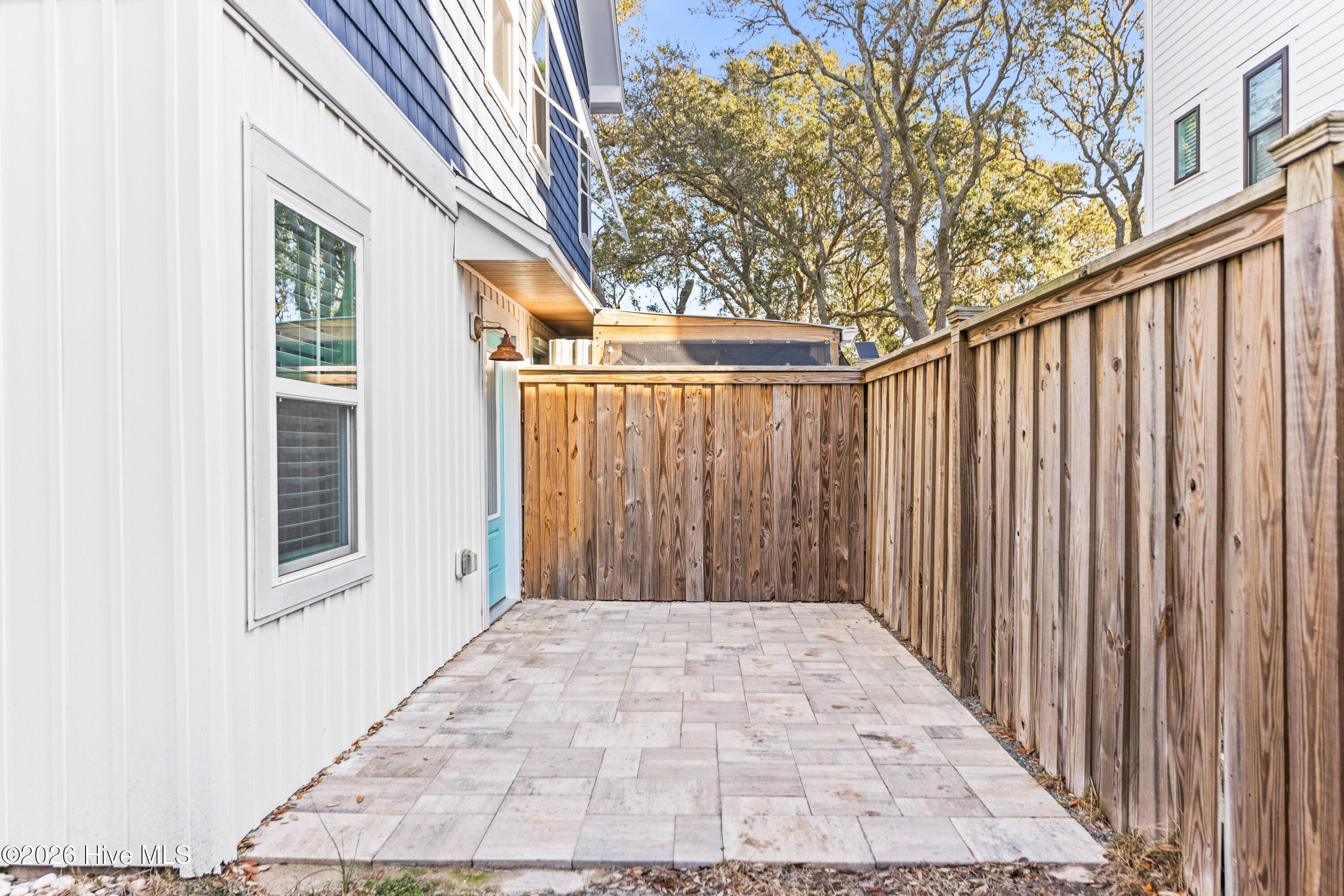 100551321 | Photo 33