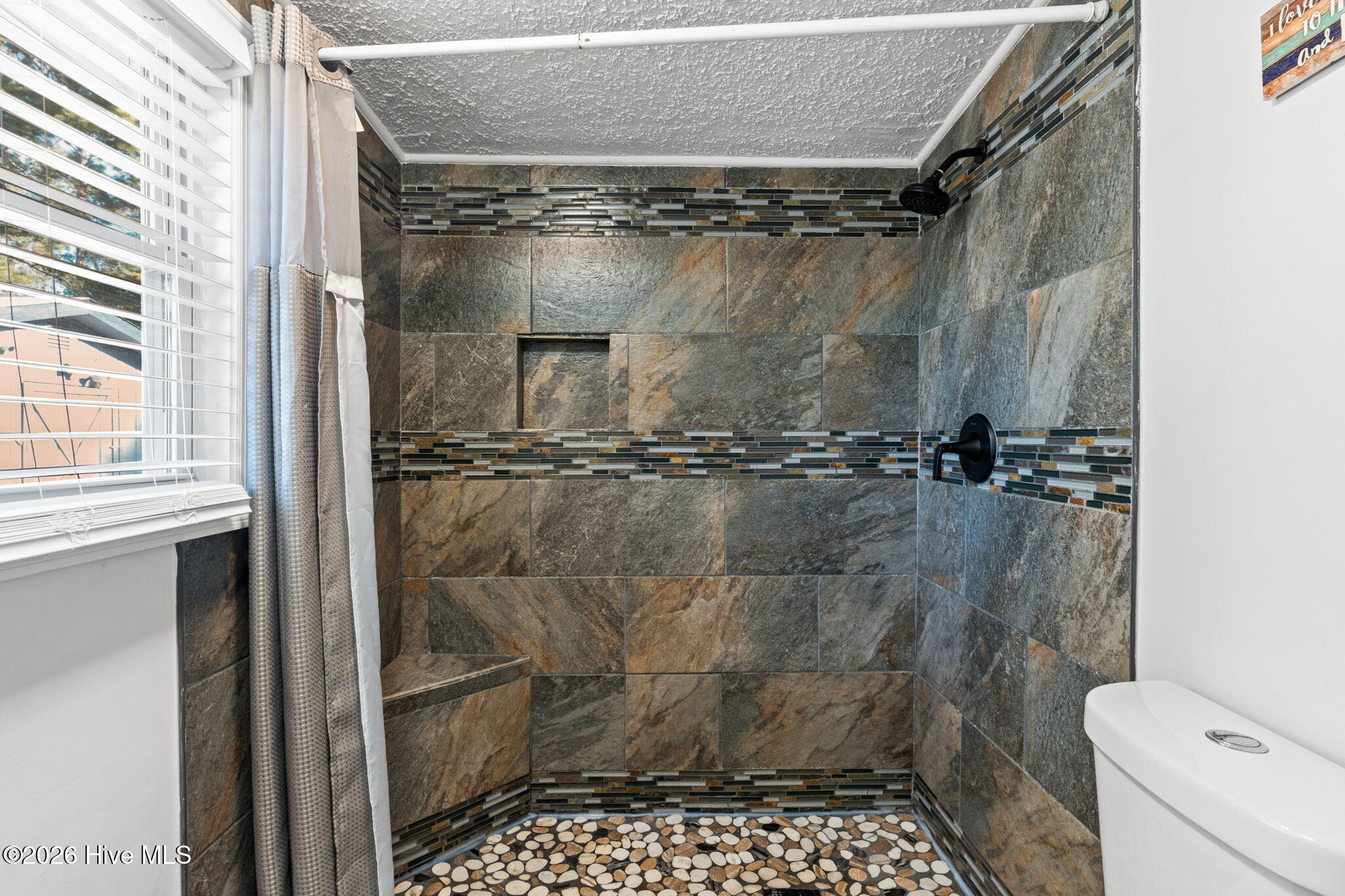 100547685 | Photo 29