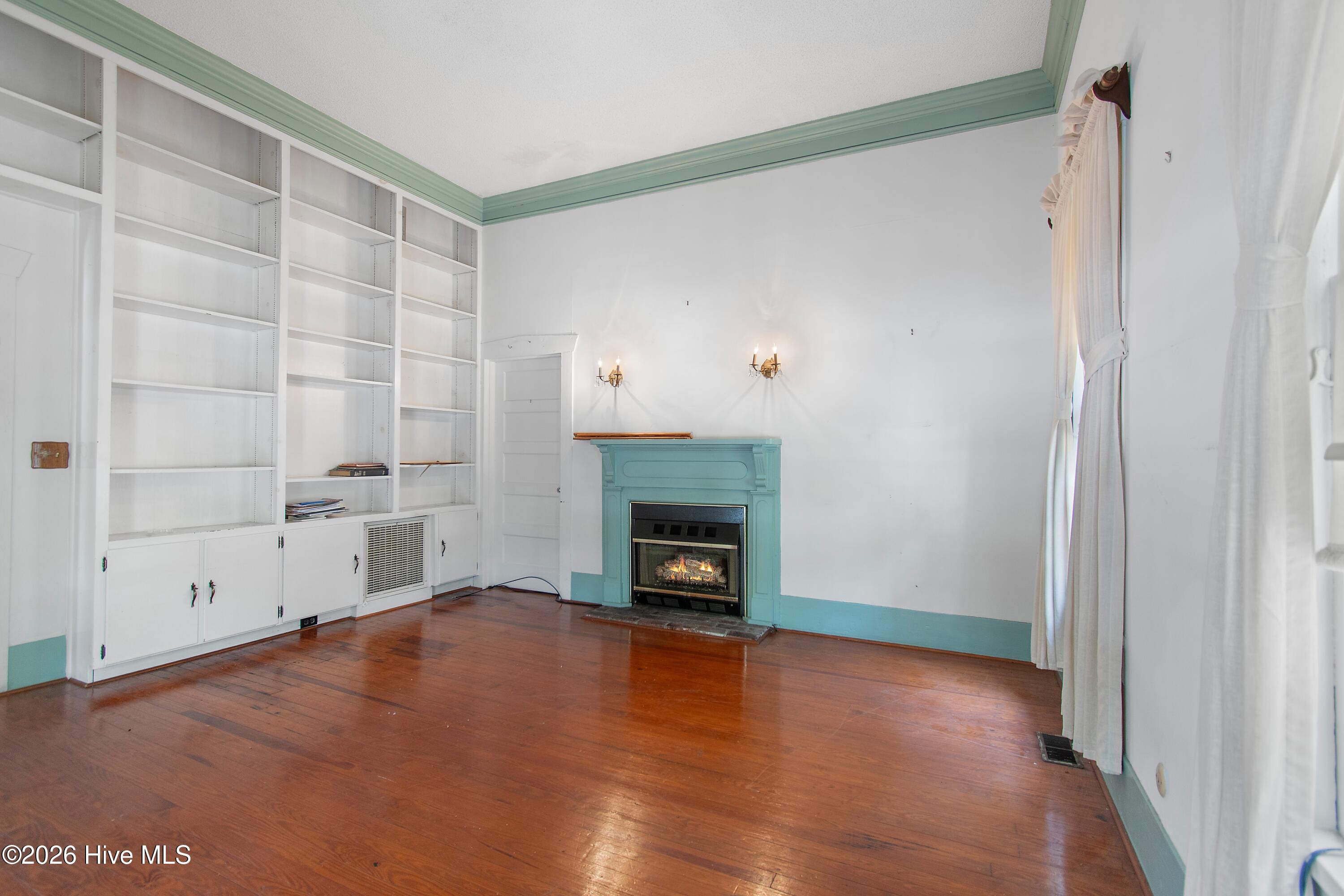 100566206 | Photo 25